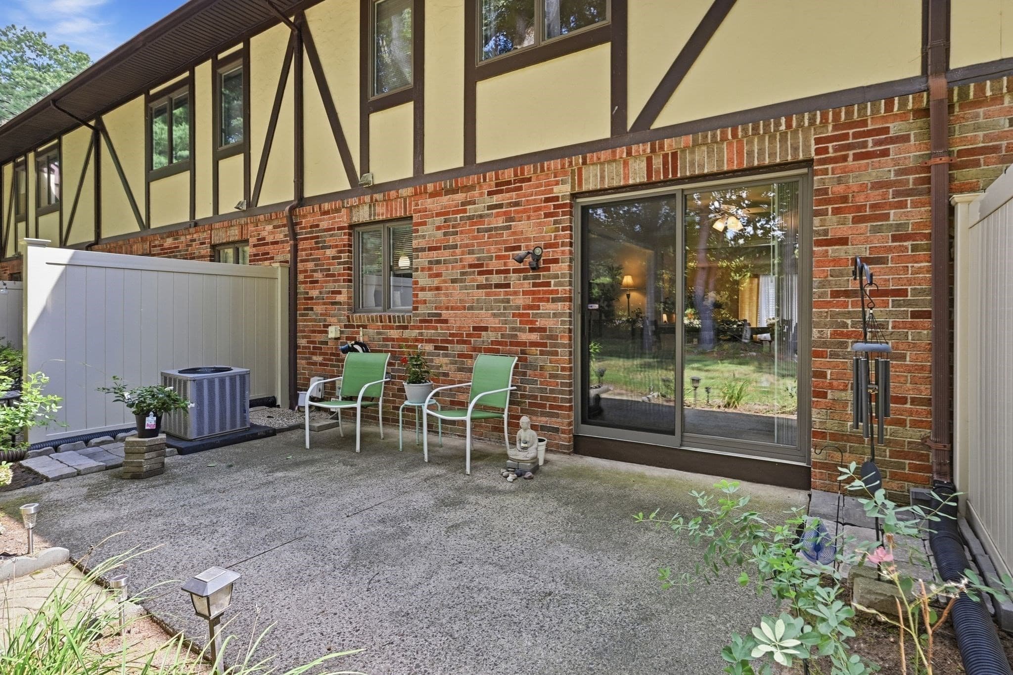 Condominium at 18 Mansion Woods Dr # D, Agawam MA 01001, Agawam, photo 28 of 38