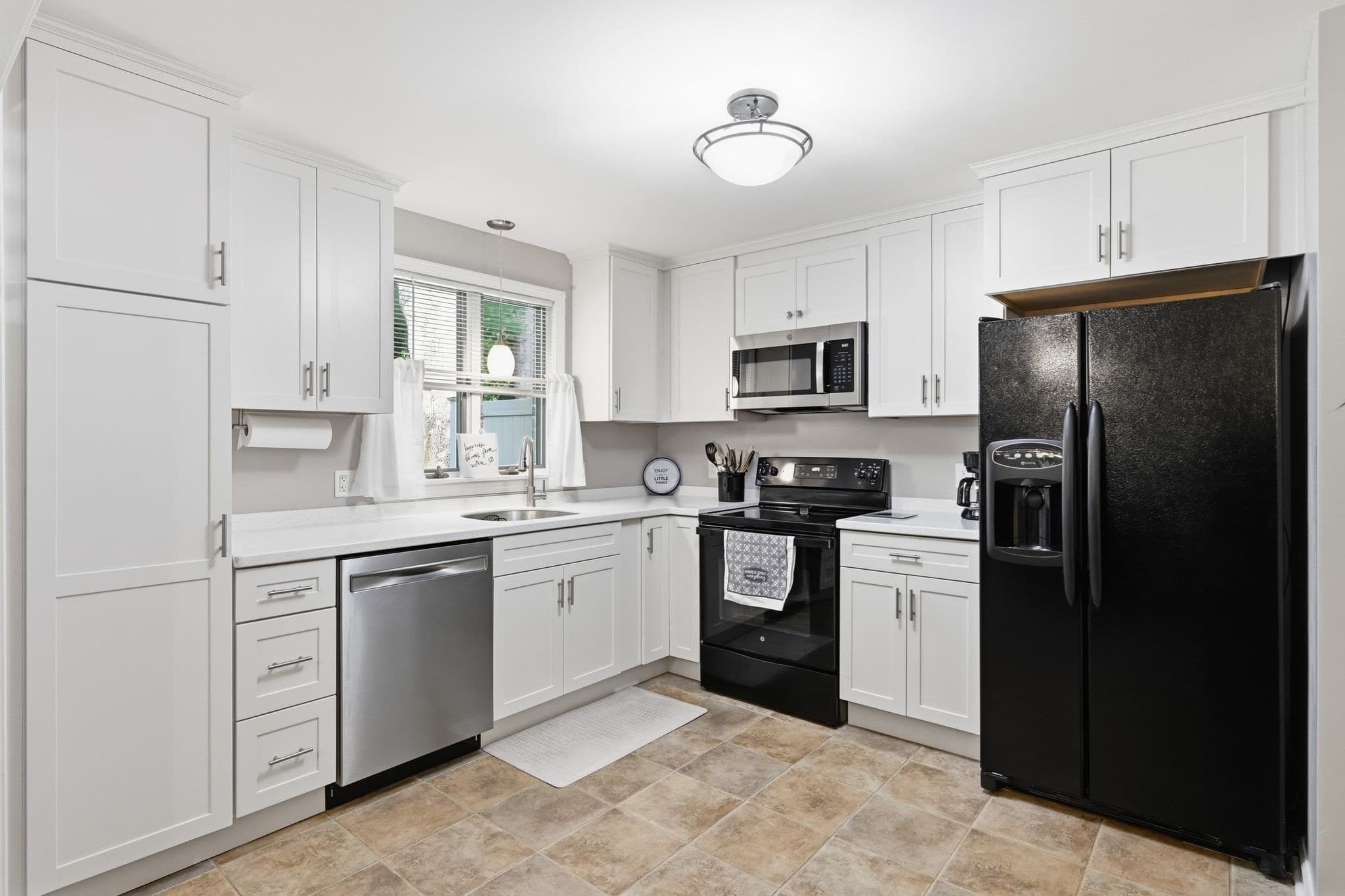 Condominium at 18 Mansion Woods Dr # D, Agawam MA 01001, Agawam, photo 9 of 38