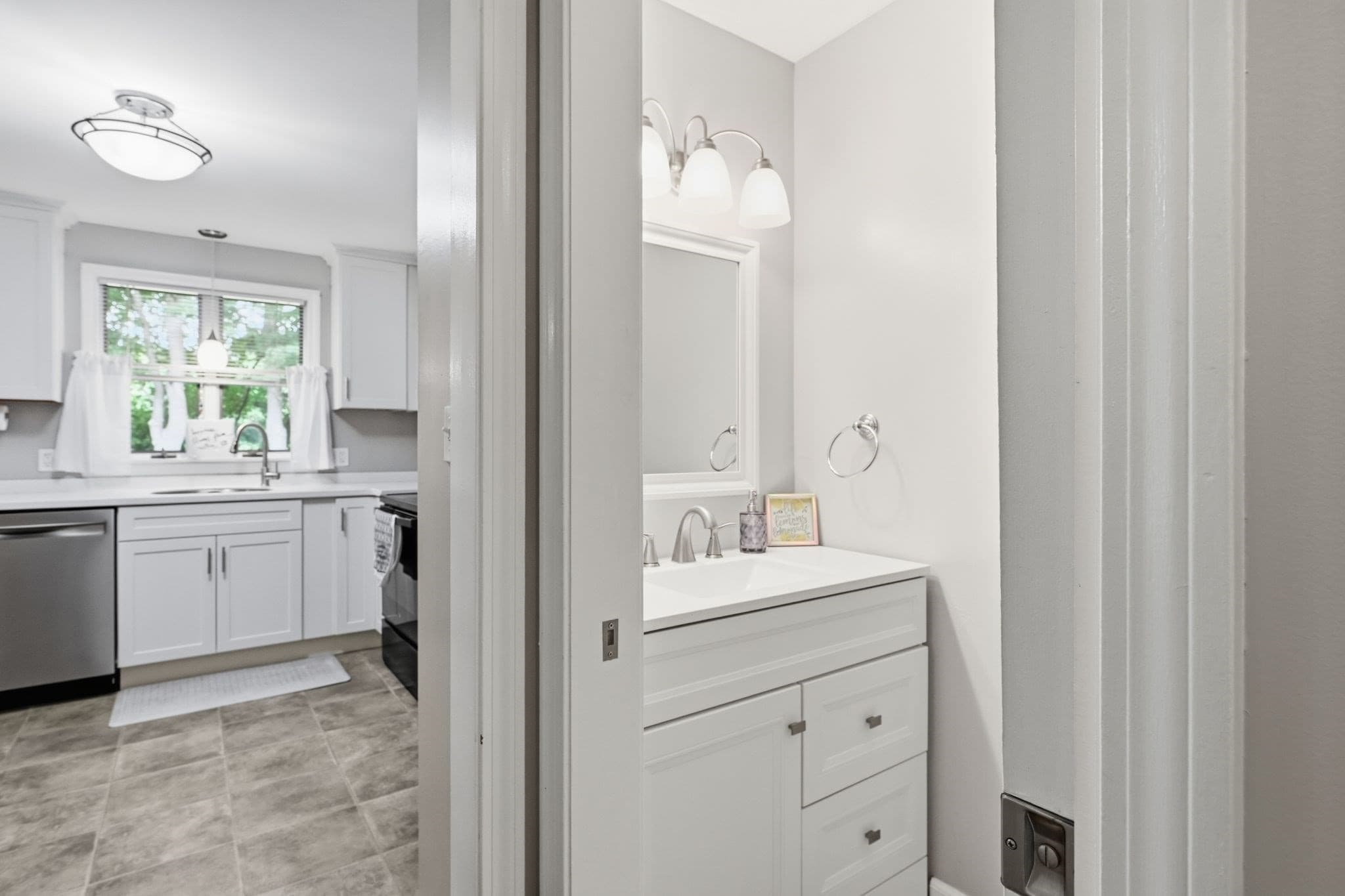 Condominium at 18 Mansion Woods Dr # D, Agawam MA 01001, Agawam, photo 14 of 38
