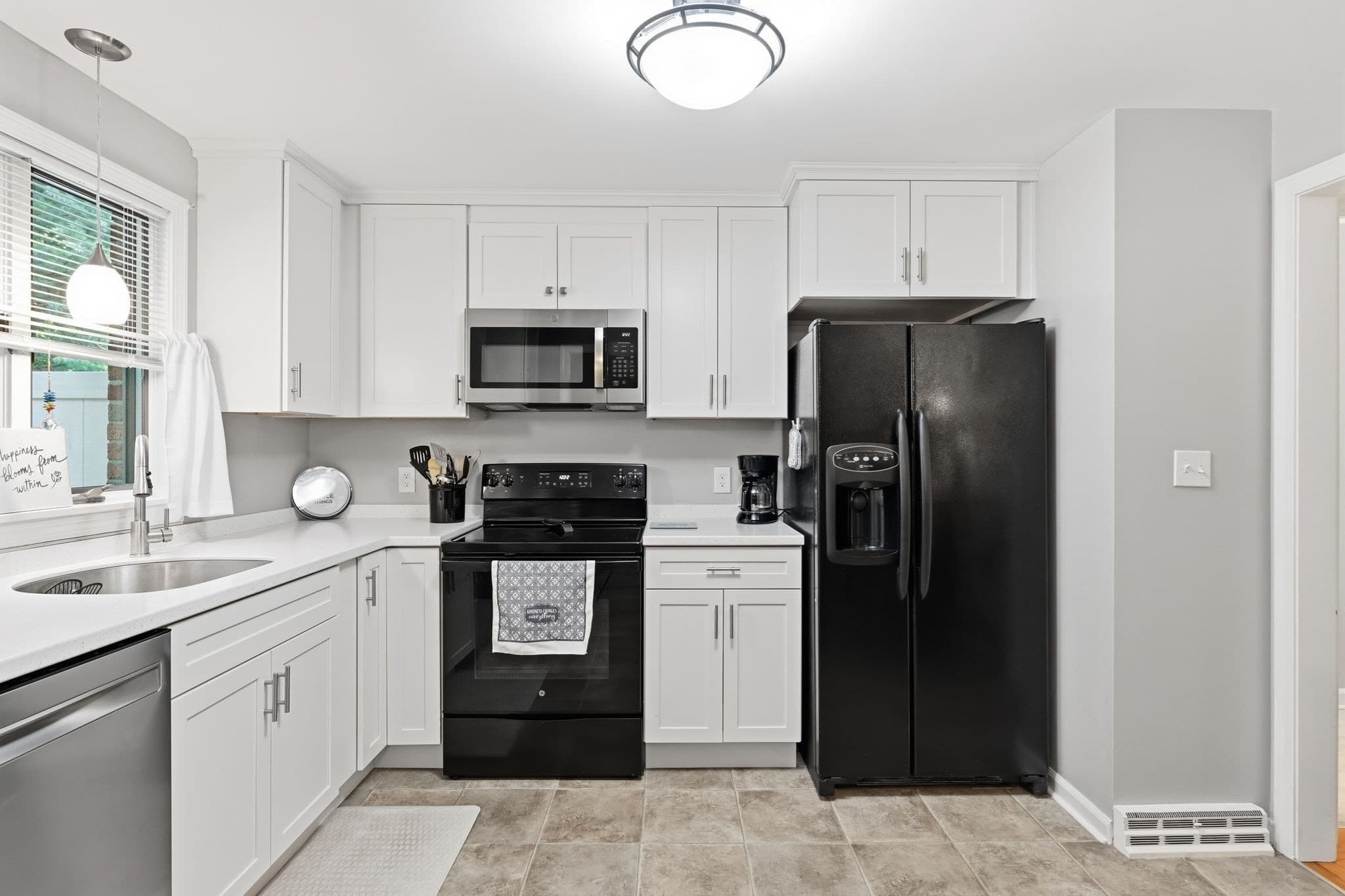 Condominium at 18 Mansion Woods Dr # D, Agawam MA 01001, Agawam, photo 11 of 38