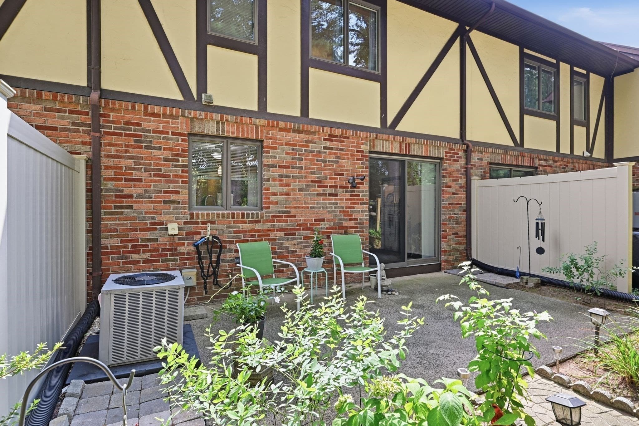 Condominium at 18 Mansion Woods Dr # D, Agawam MA 01001, Agawam, photo 29 of 38