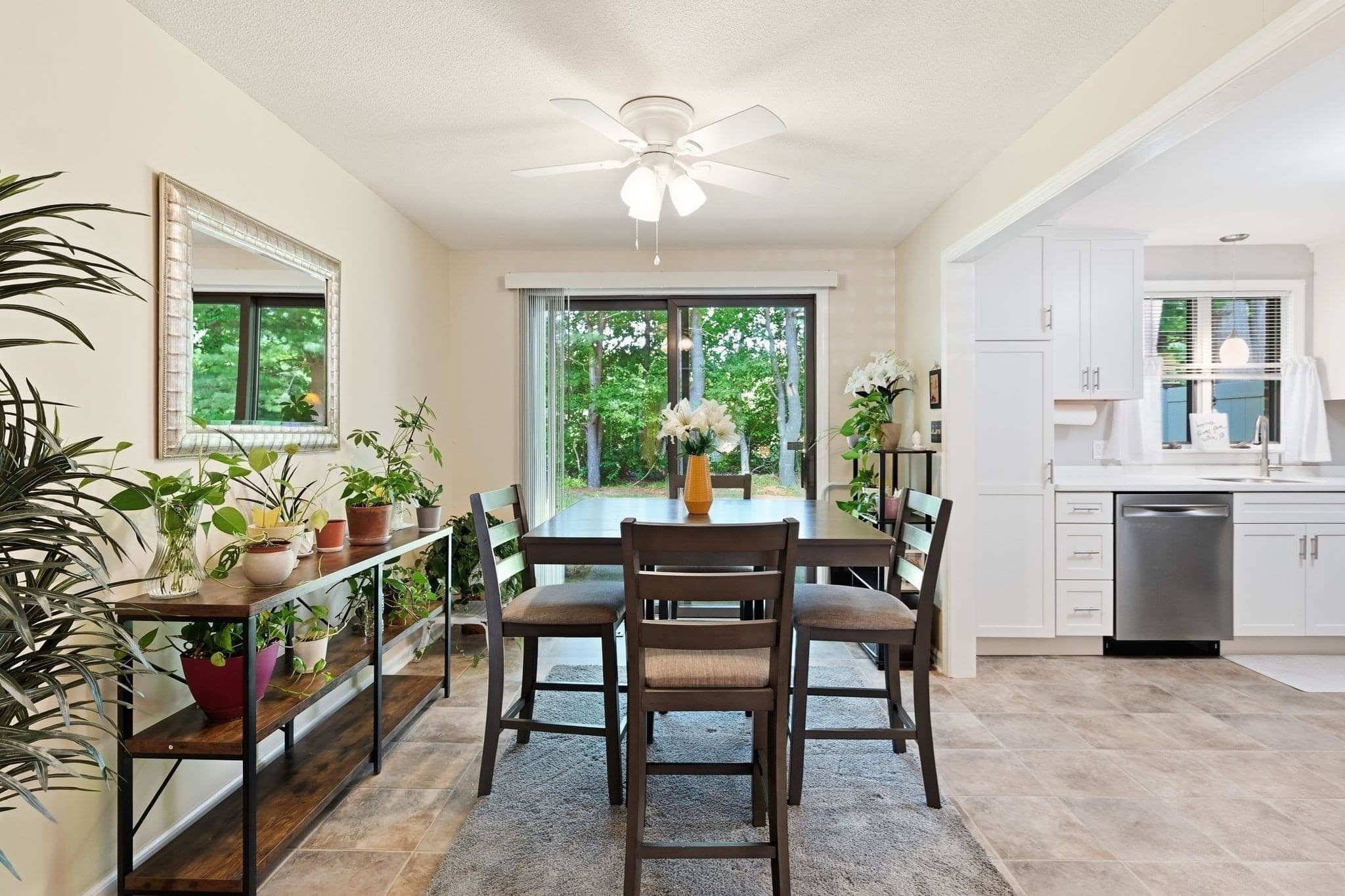Condominium at 18 Mansion Woods Dr # D, Agawam MA 01001, Agawam, photo 8 of 38