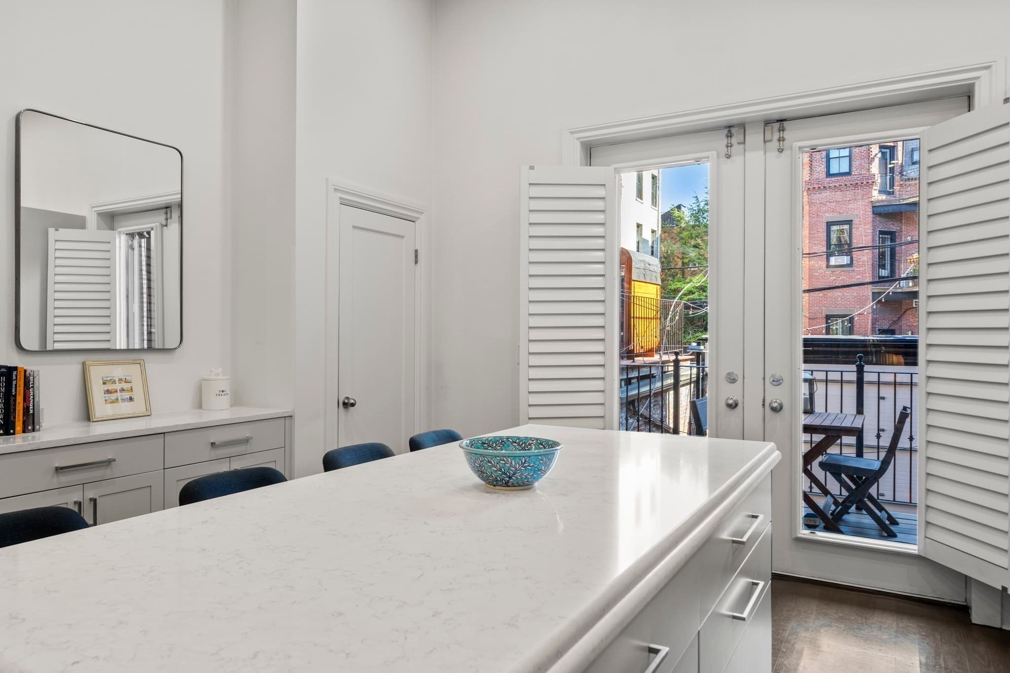 Condominium at 19 Worcester Street # 1, Boston MA 02118, photo 11 of 32