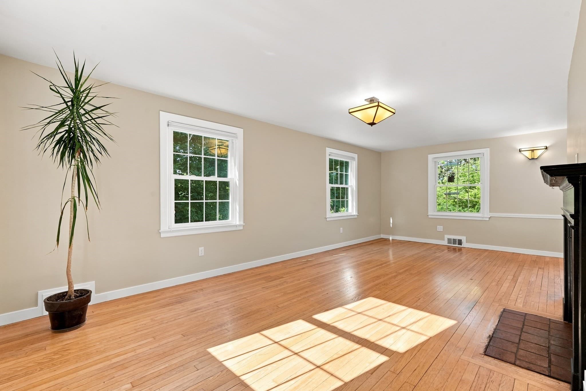 Single Family Residence at 6 Smith Street, Amherst MA 01002, Amherst, photo 6 of 42
