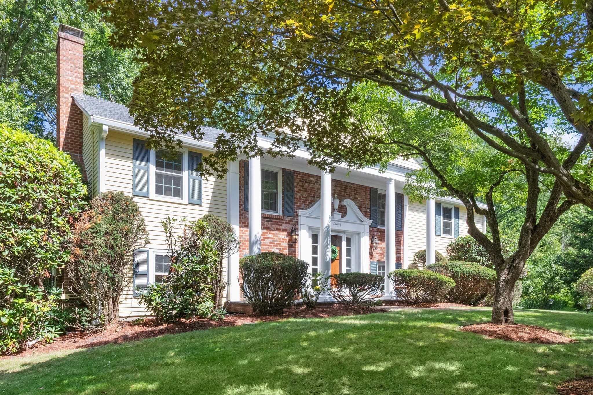 20 Village Cir, Lexington MA 02420