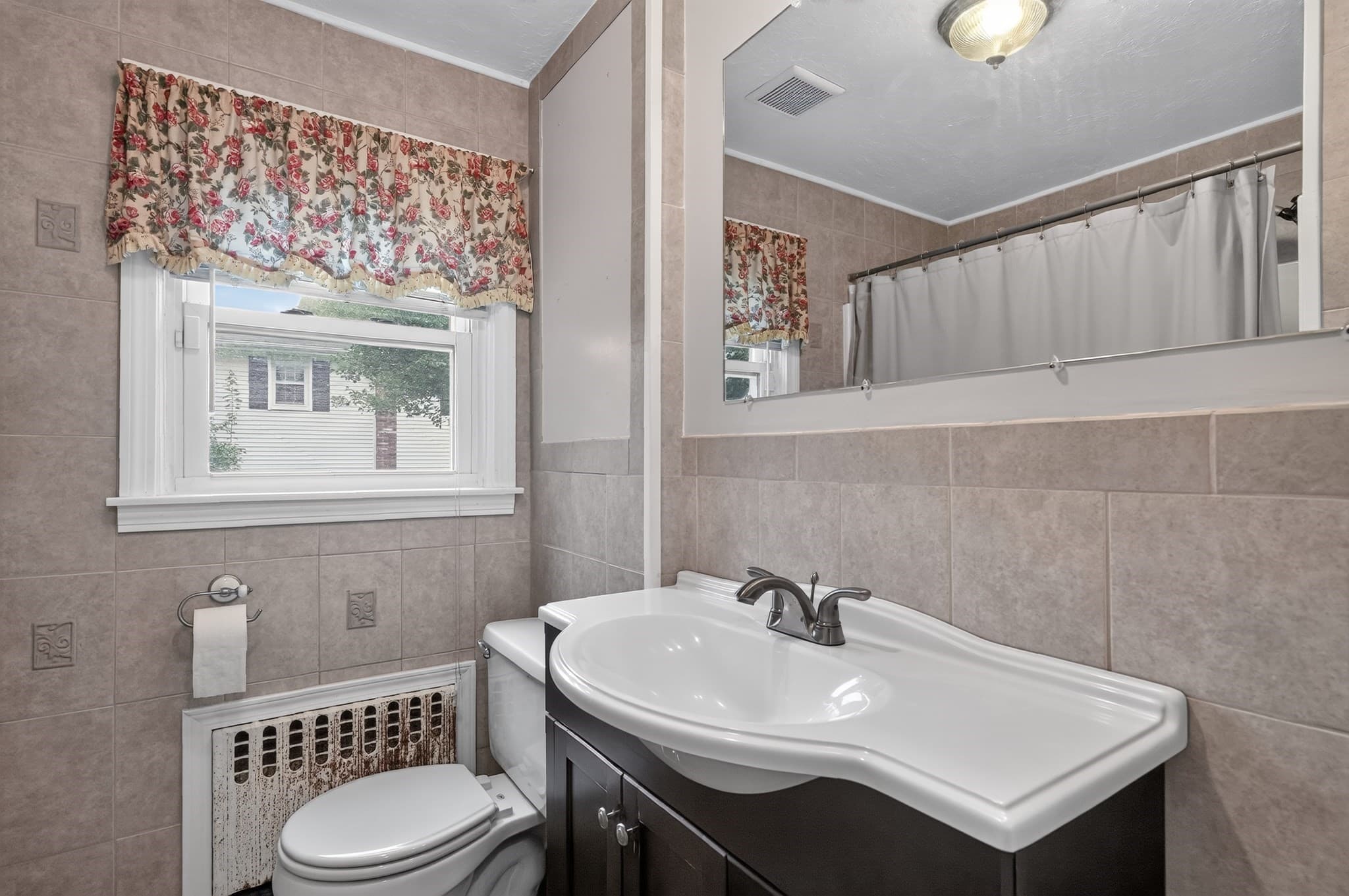 Single Family Residence at 38 Dighton Ave, Taunton MA 02780, photo 13 of 19