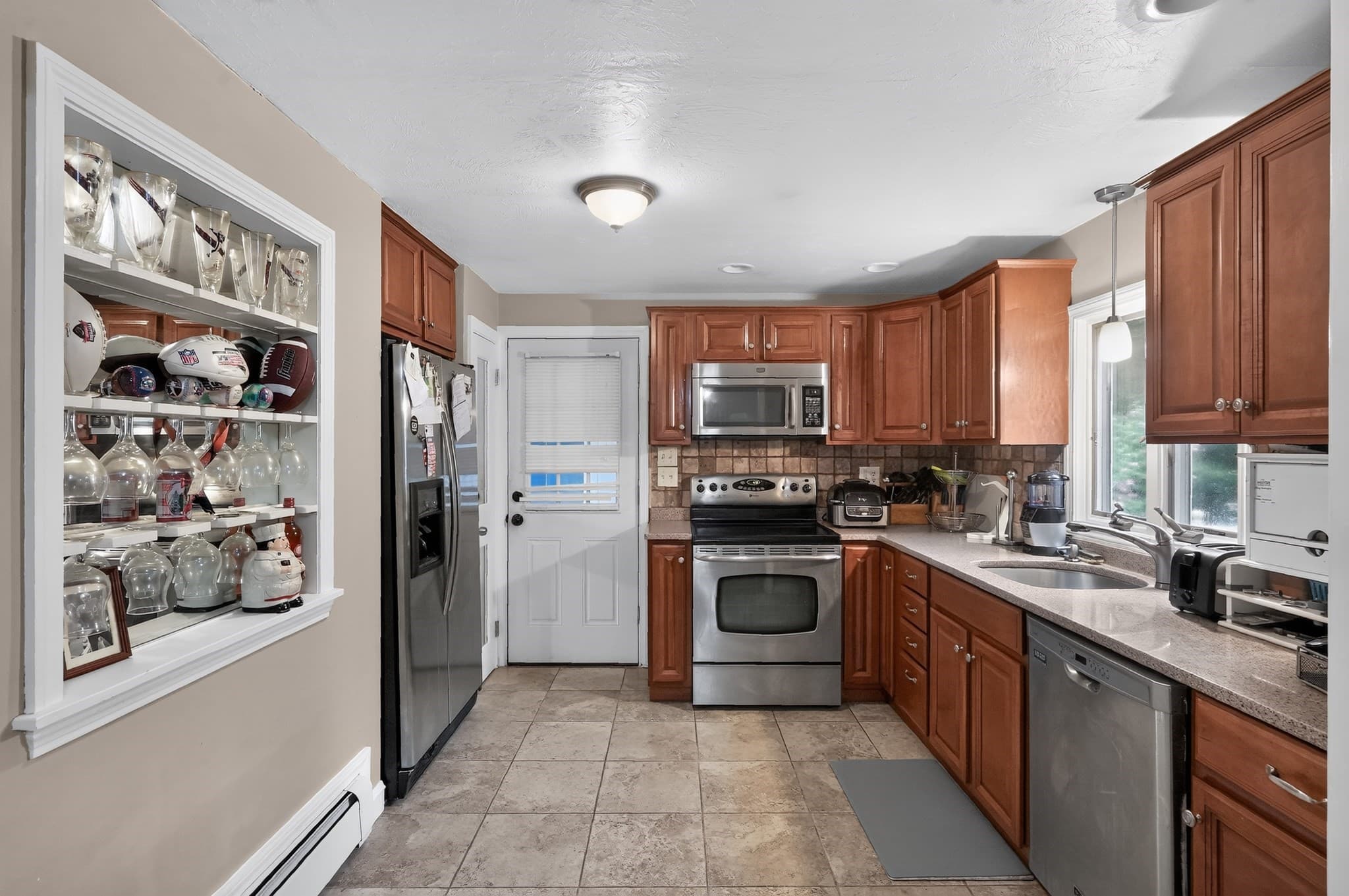 Single Family Residence at 38 Dighton Ave, Taunton MA 02780, photo 5 of 19