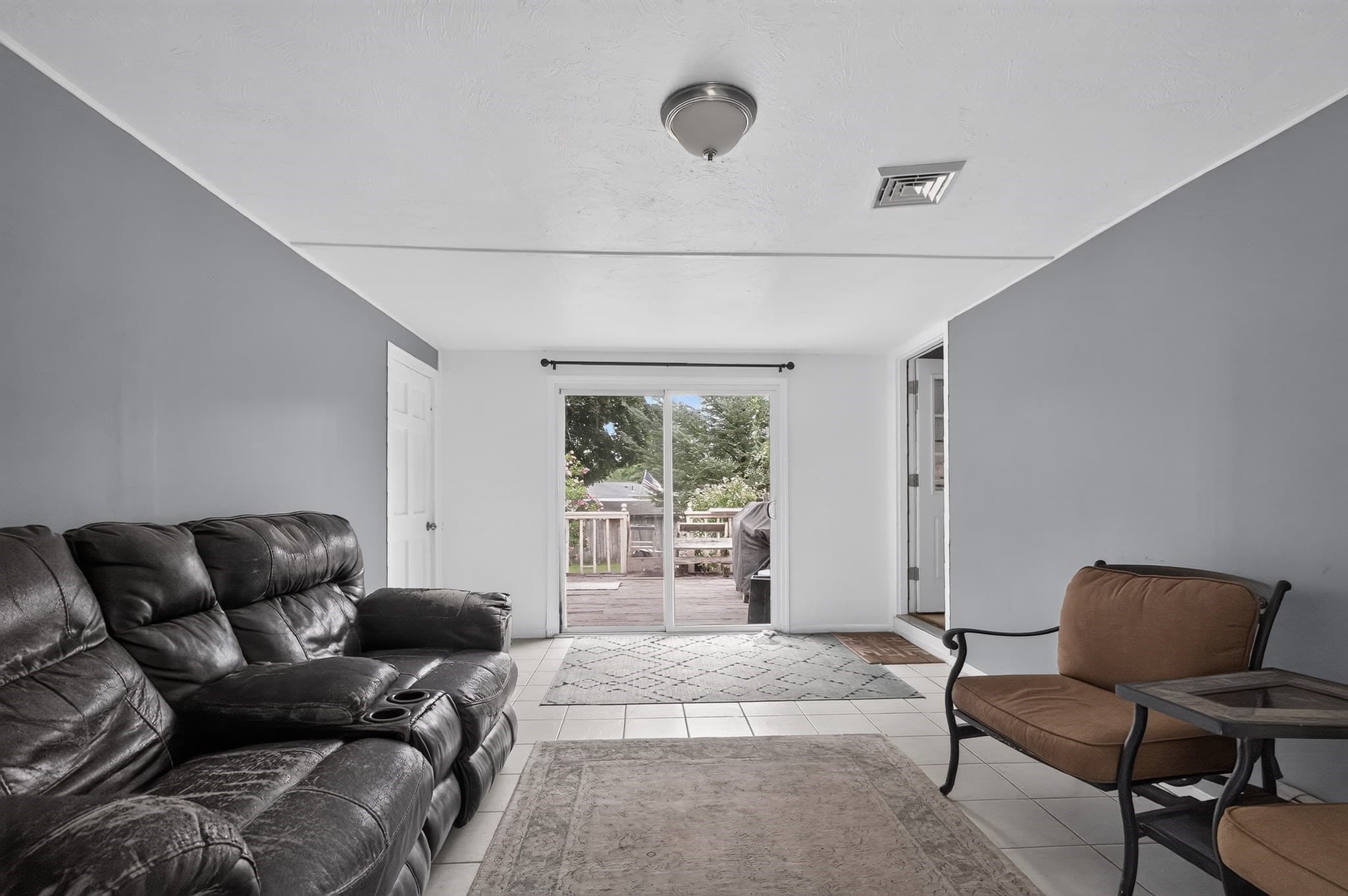 Single Family Residence at 38 Dighton Ave, Taunton MA 02780, photo 4 of 19