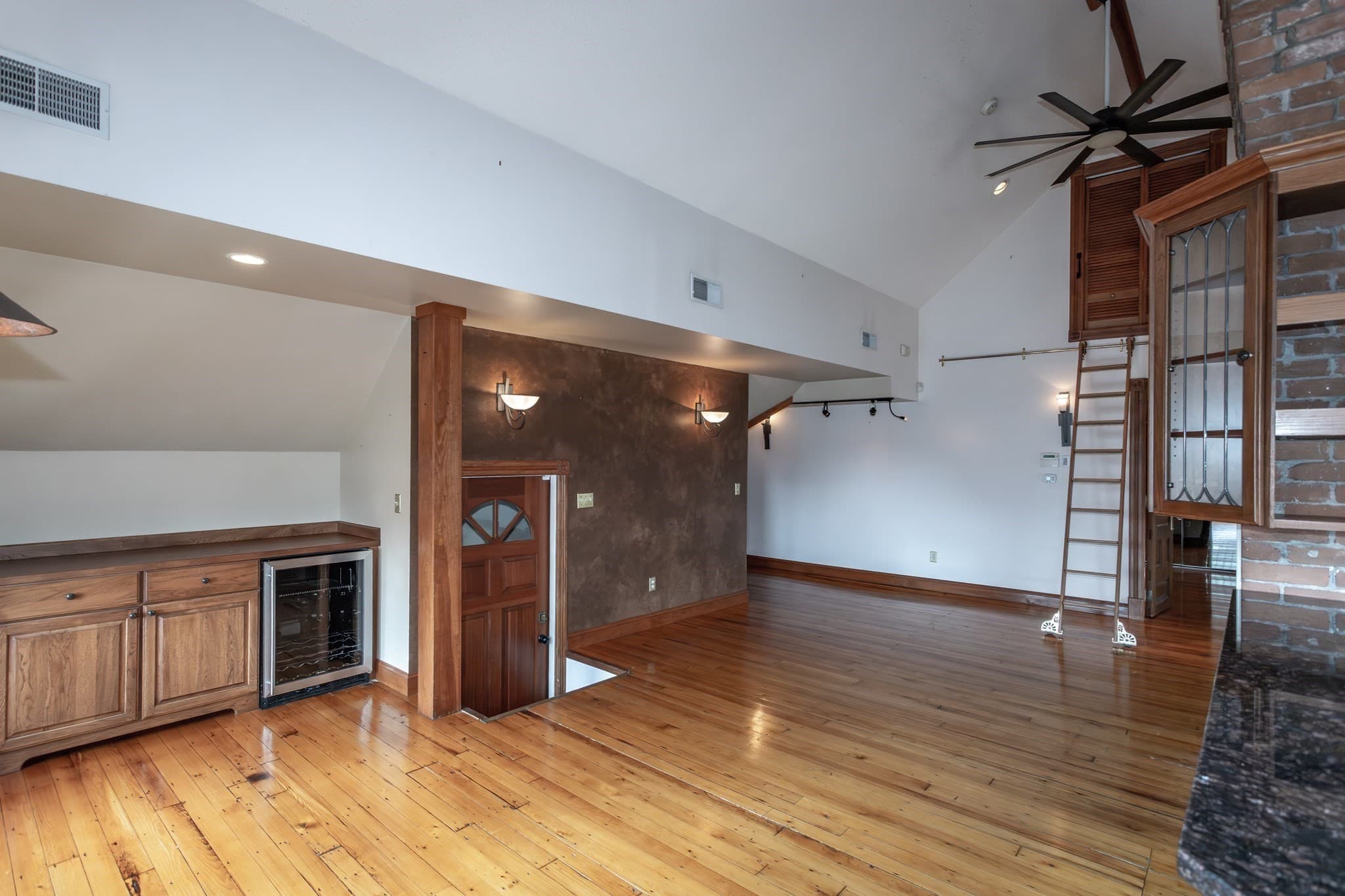 3 Family at 56 Court St, Westfield MA 01085, Westfield, photo 21 of 37