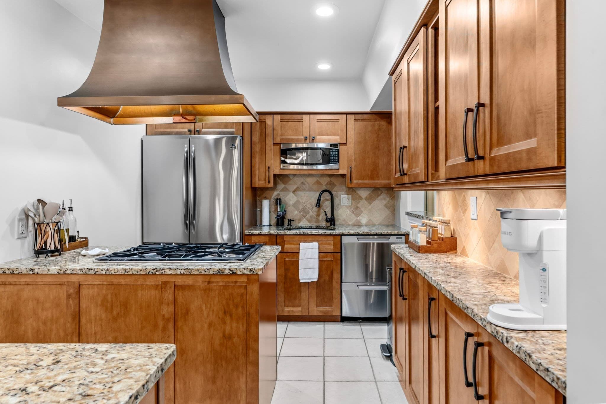 Condominium at 30 Halifax Ct # G, Springfield MA 01108, Springfield, photo 2 of 32