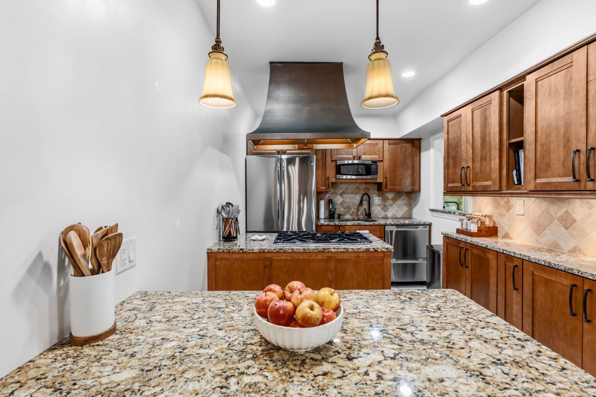 Condominium at 30 Halifax Ct # G, Springfield MA 01108, Springfield, photo 4 of 32