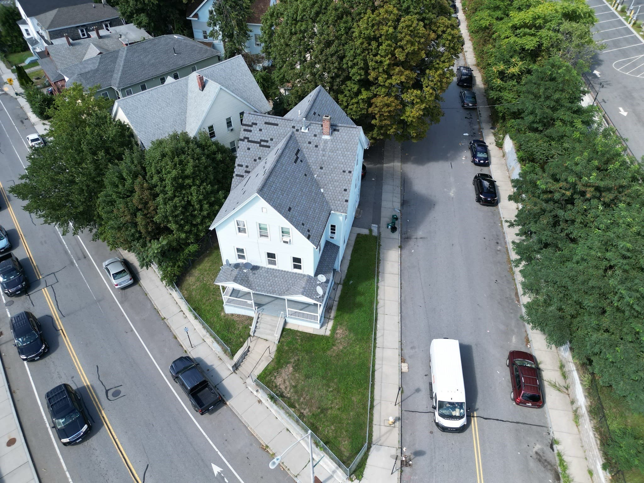 3 Family at 17 Winthrop St, Worcester MA 01604, Worcester, photo 2 of 41