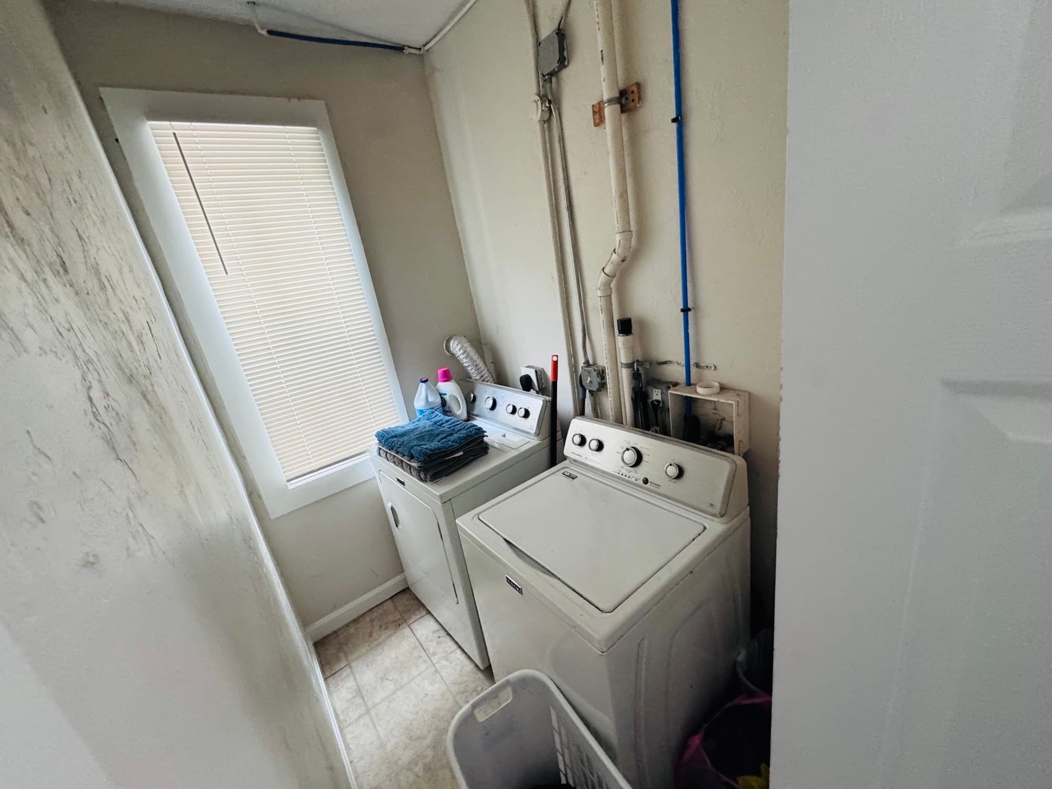 3 Family at 17 Winthrop St, Worcester MA 01604, Worcester, photo 9 of 41