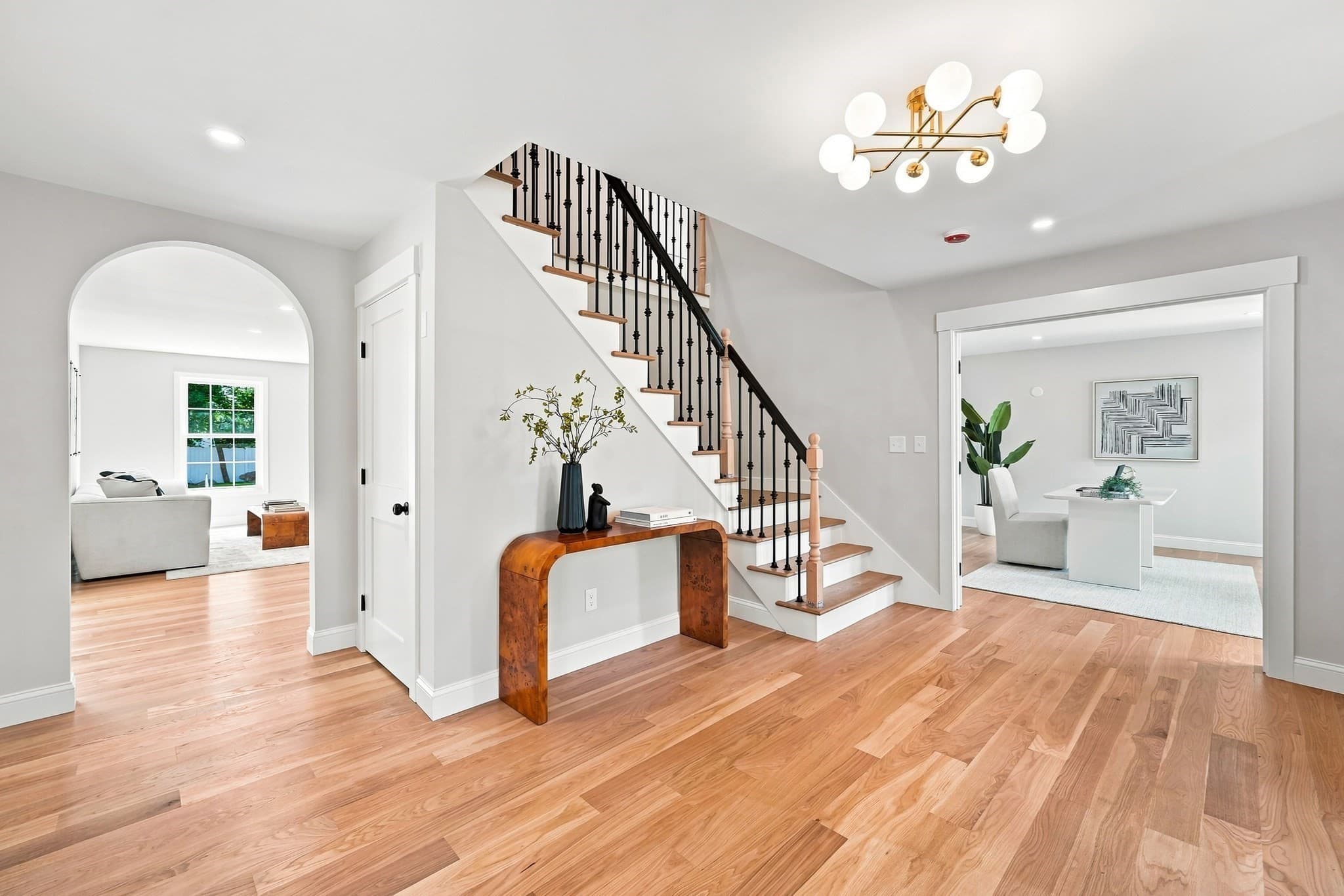 Single Family Residence at 7 Viking Rd, Winchester MA 01890, Winchester, photo 3 of 33