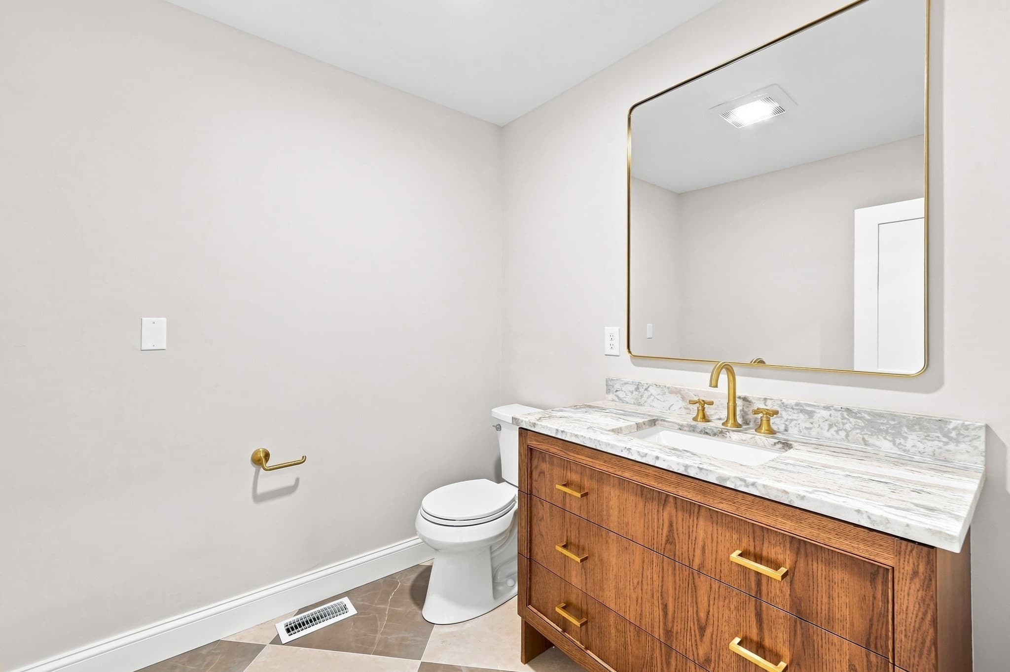 Single Family Residence at 7 Viking Rd, Winchester MA 01890, Winchester, photo 11 of 33