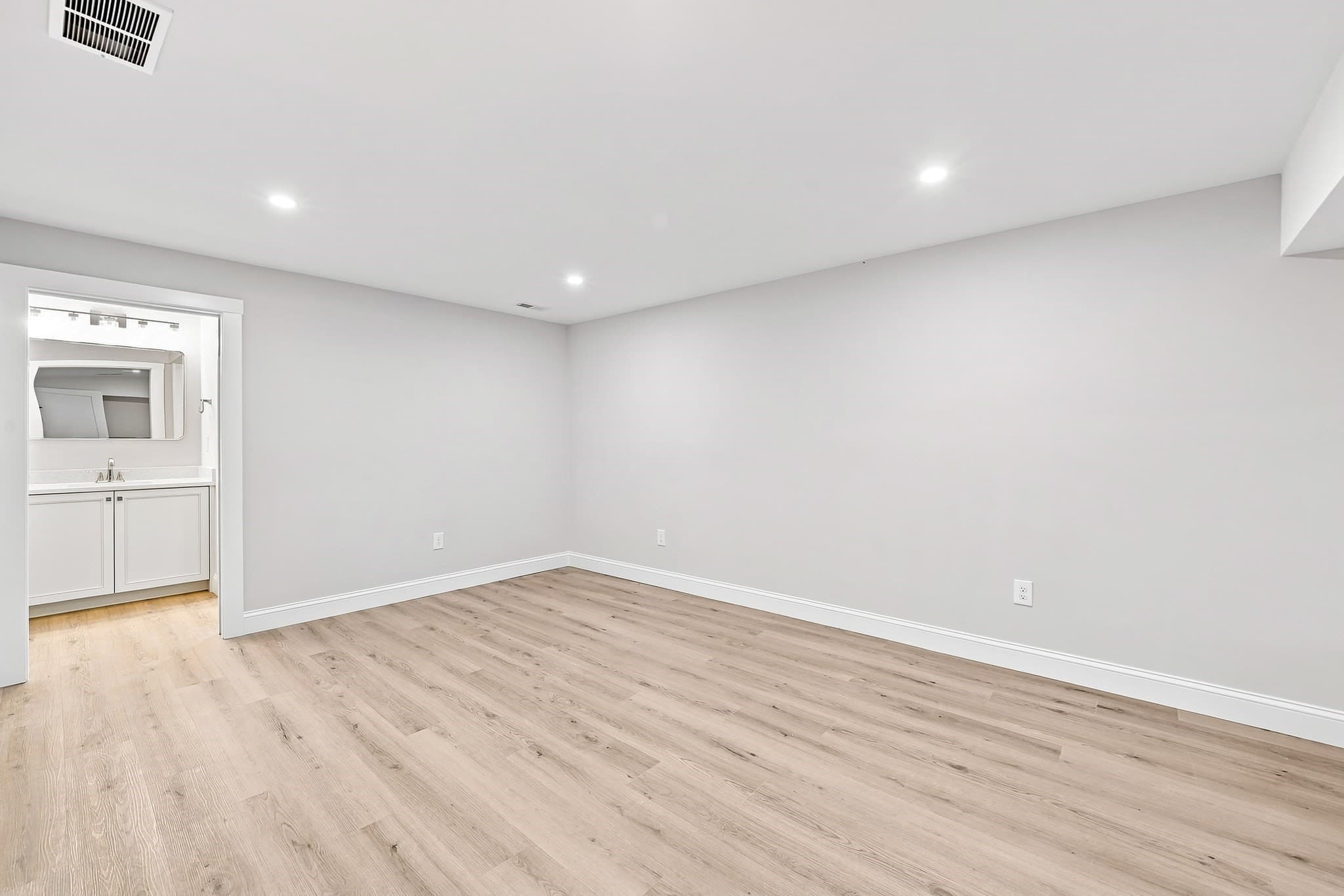 Single Family Residence at 7 Viking Rd, Winchester MA 01890, Winchester, photo 25 of 33