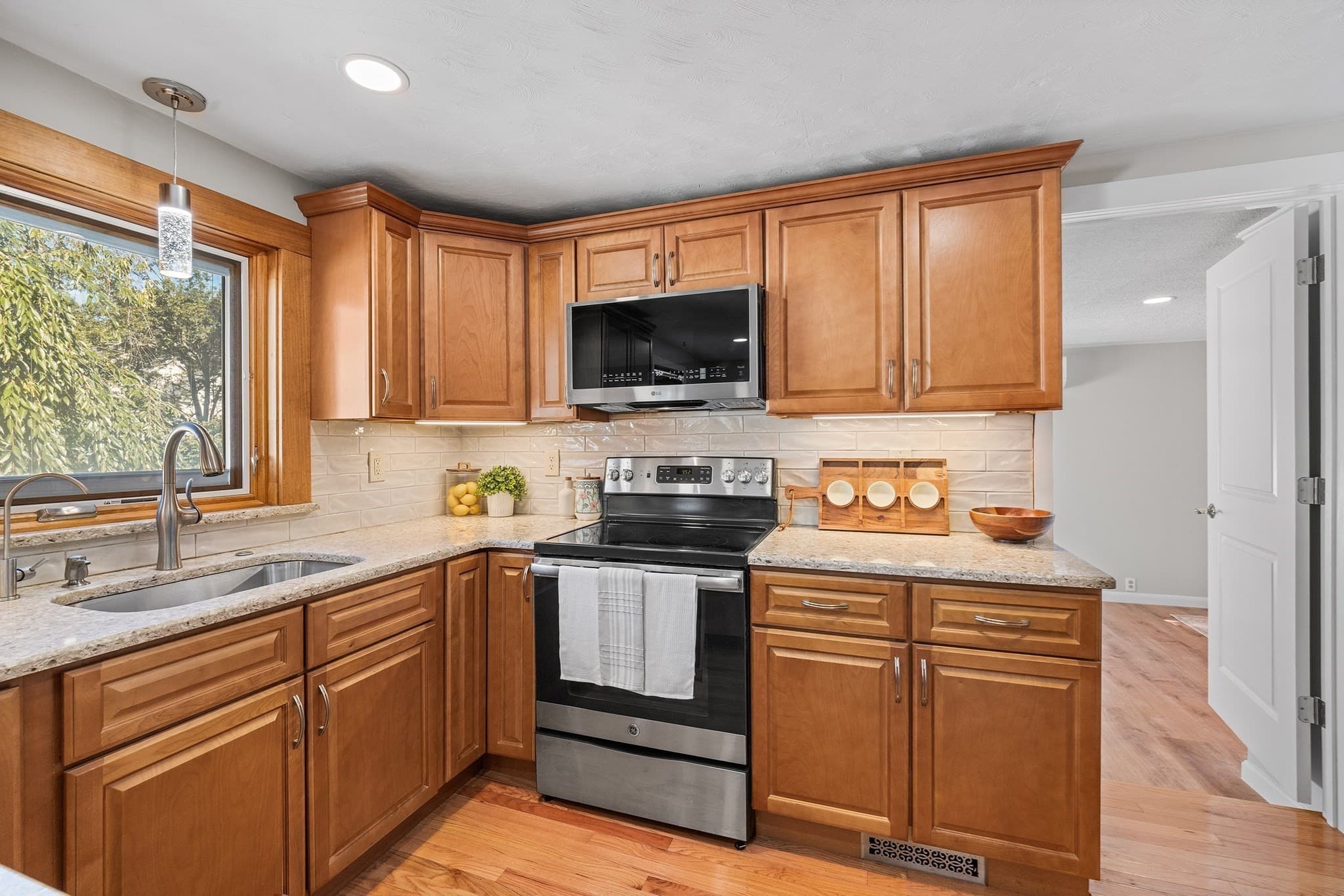 Single Family Residence at 7 Puritan Rd, Danvers MA 01923, Danvers, photo 12 of 32
