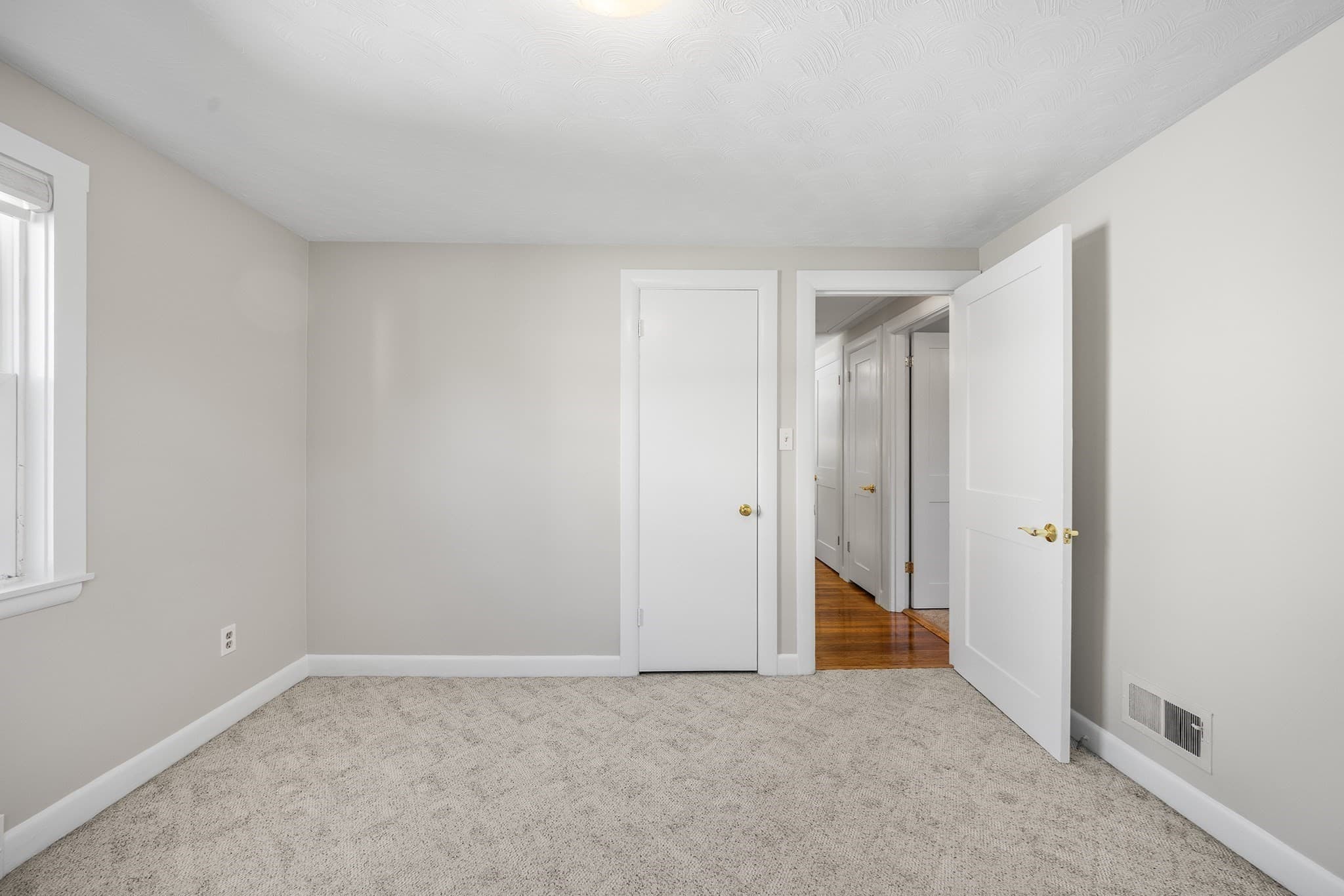 Single Family Residence at 7 Puritan Rd, Danvers MA 01923, Danvers, photo 20 of 32