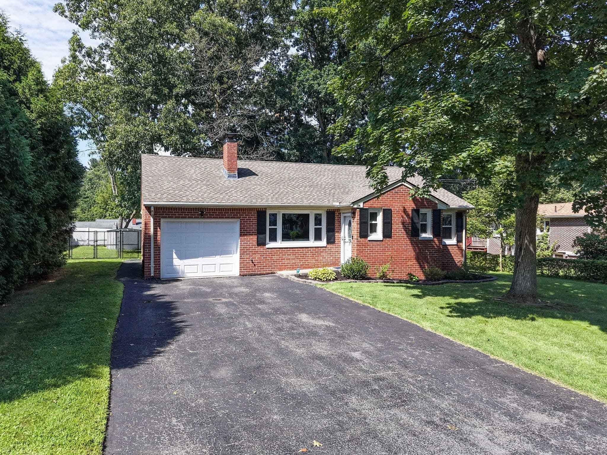 114 Fenway Dr, Springfield MA 01119