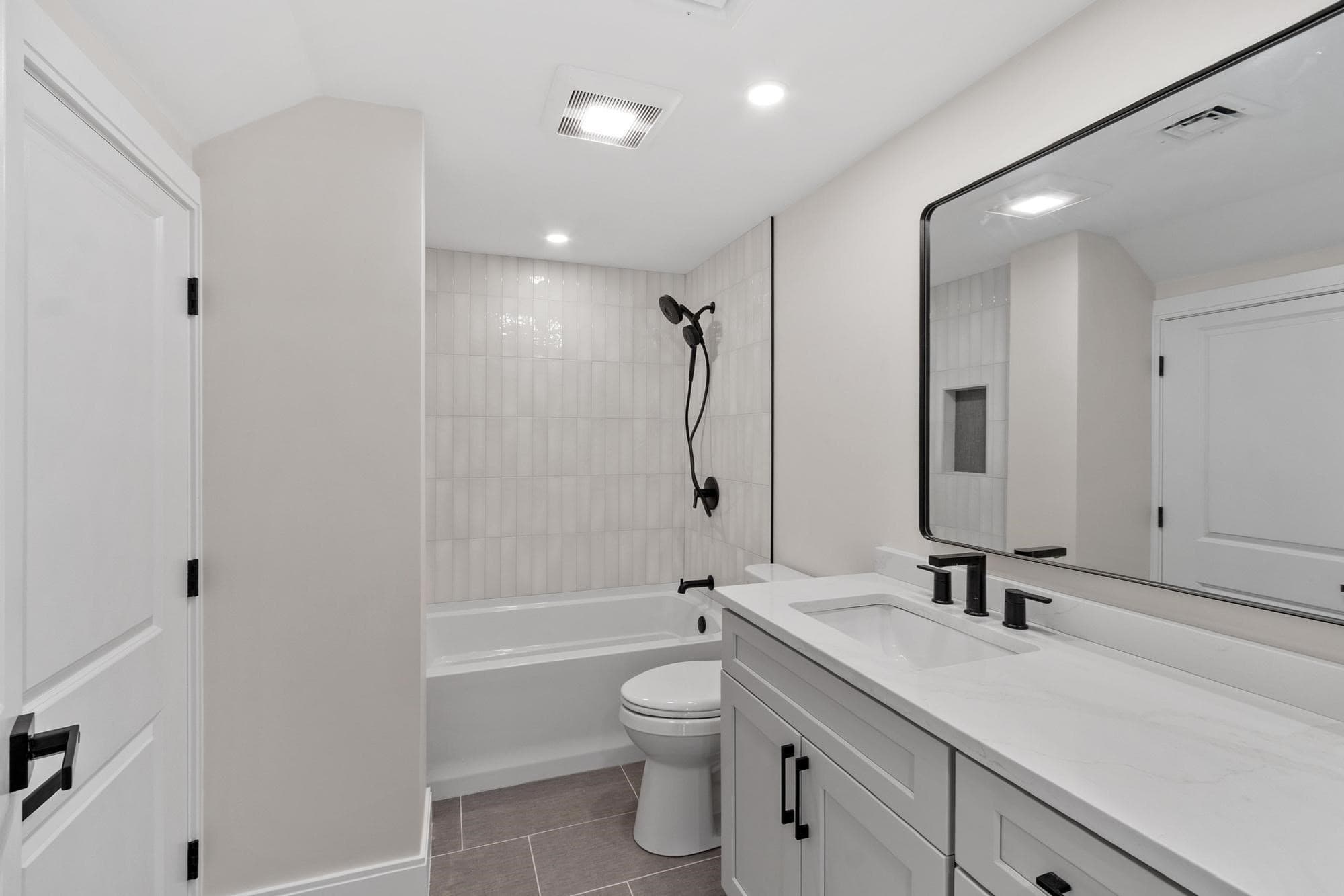 Single Family Residence at 11 Hovey St, Woburn MA 01801, Woburn, photo 18 of 23