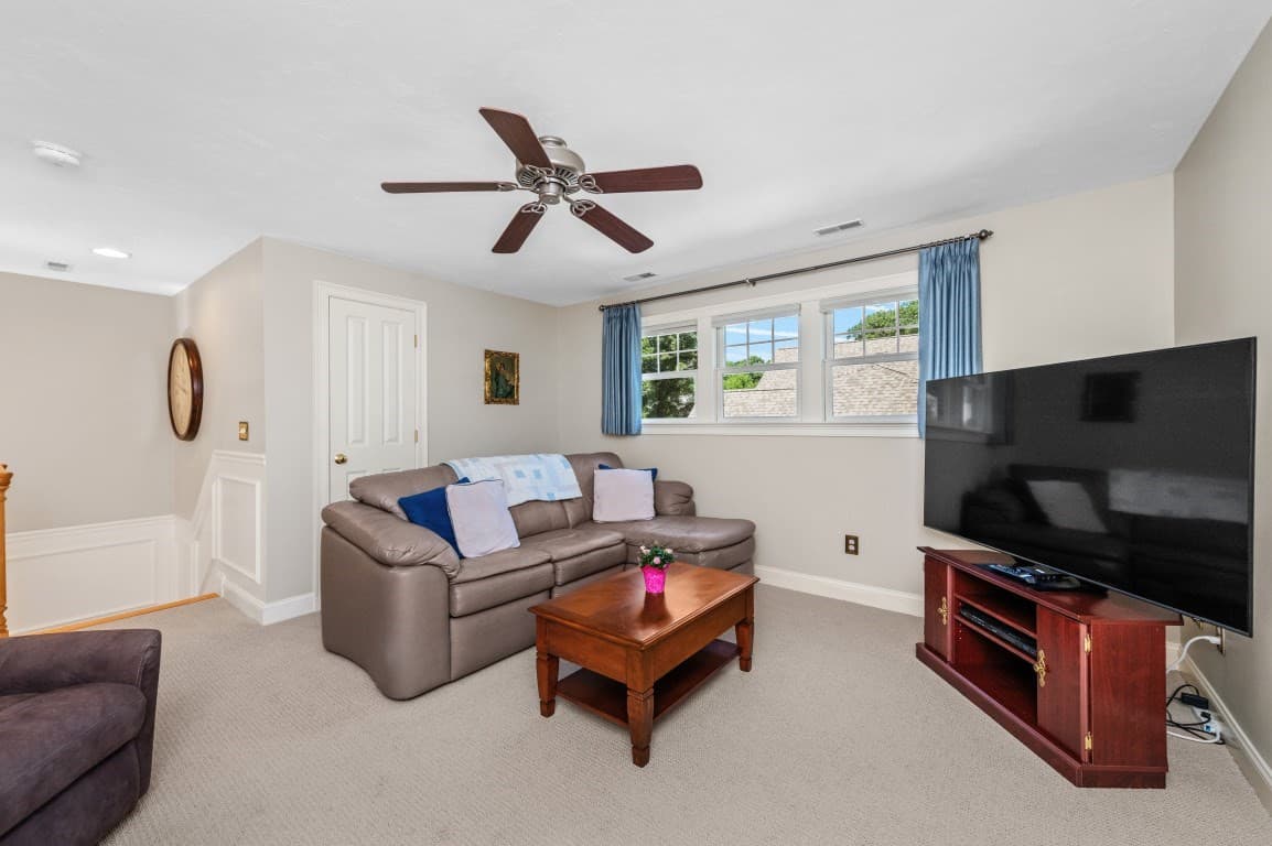 Condominium at 12 Mcneil Circle # 12, Hopkinton MA 01748, Hopkinton, photo 21 of 31