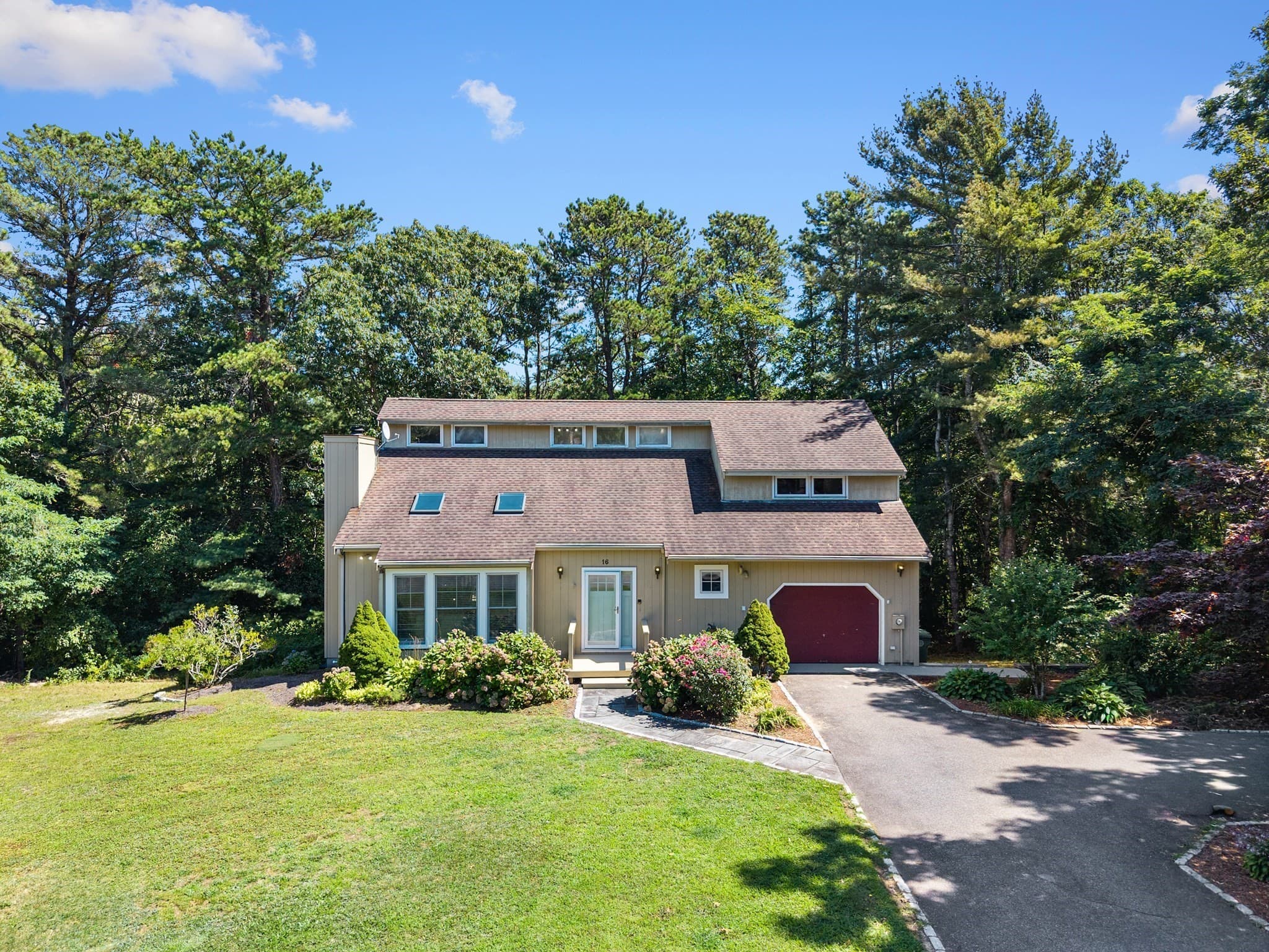 16 Alder Lane, Falmouth MA 02556