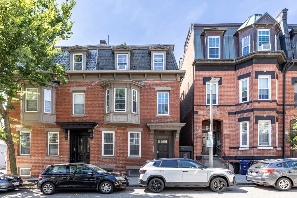 Condominium at 159 I St # 1, Boston MA 02127, Boston, photo 2 of 21