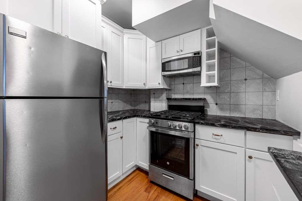 Condominium at 159 I St # 1, Boston MA 02127, Boston, photo 12 of 21