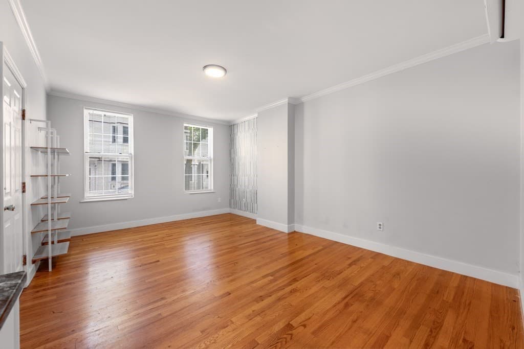 Condominium at 159 I St # 1, Boston MA 02127, Boston, photo 5 of 21