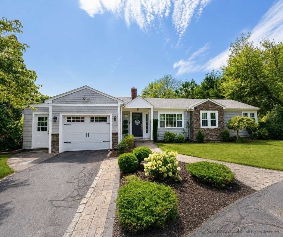 178 Rockland St, Dartmouth MA 02748