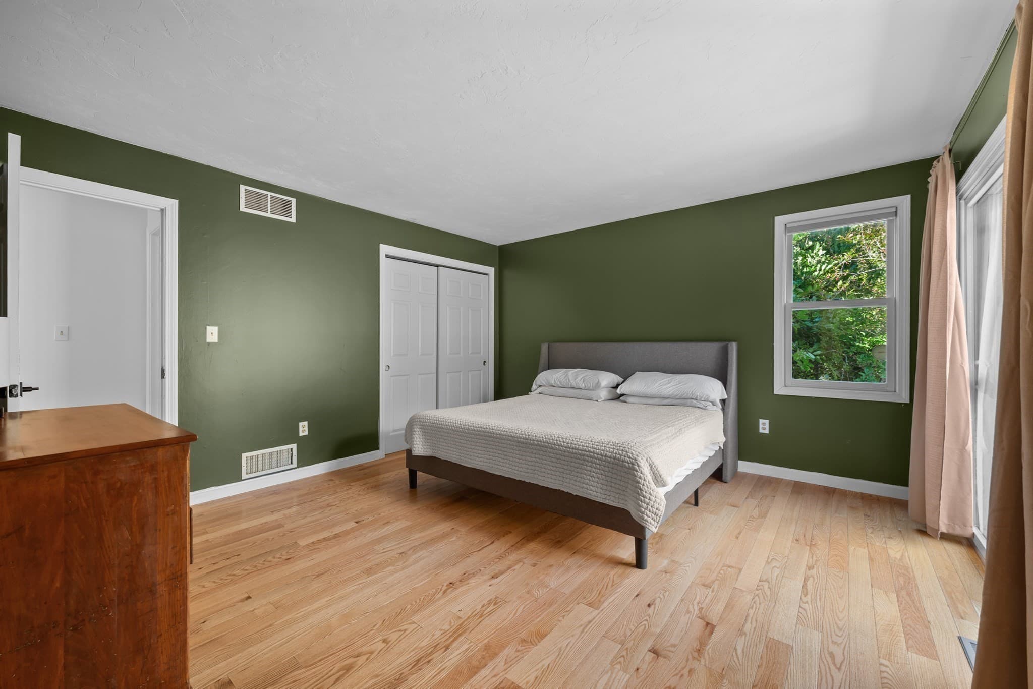 Single Family Residence at 13 Crosby Rd, Grafton MA 01519, Grafton, photo 17 of 37