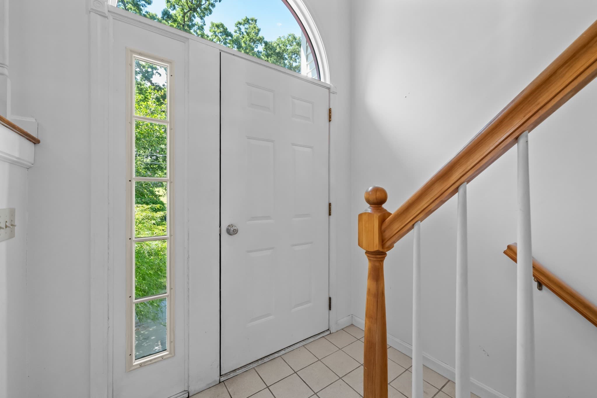 Single Family Residence at 13 Crosby Rd, Grafton MA 01519, Grafton, photo 5 of 37