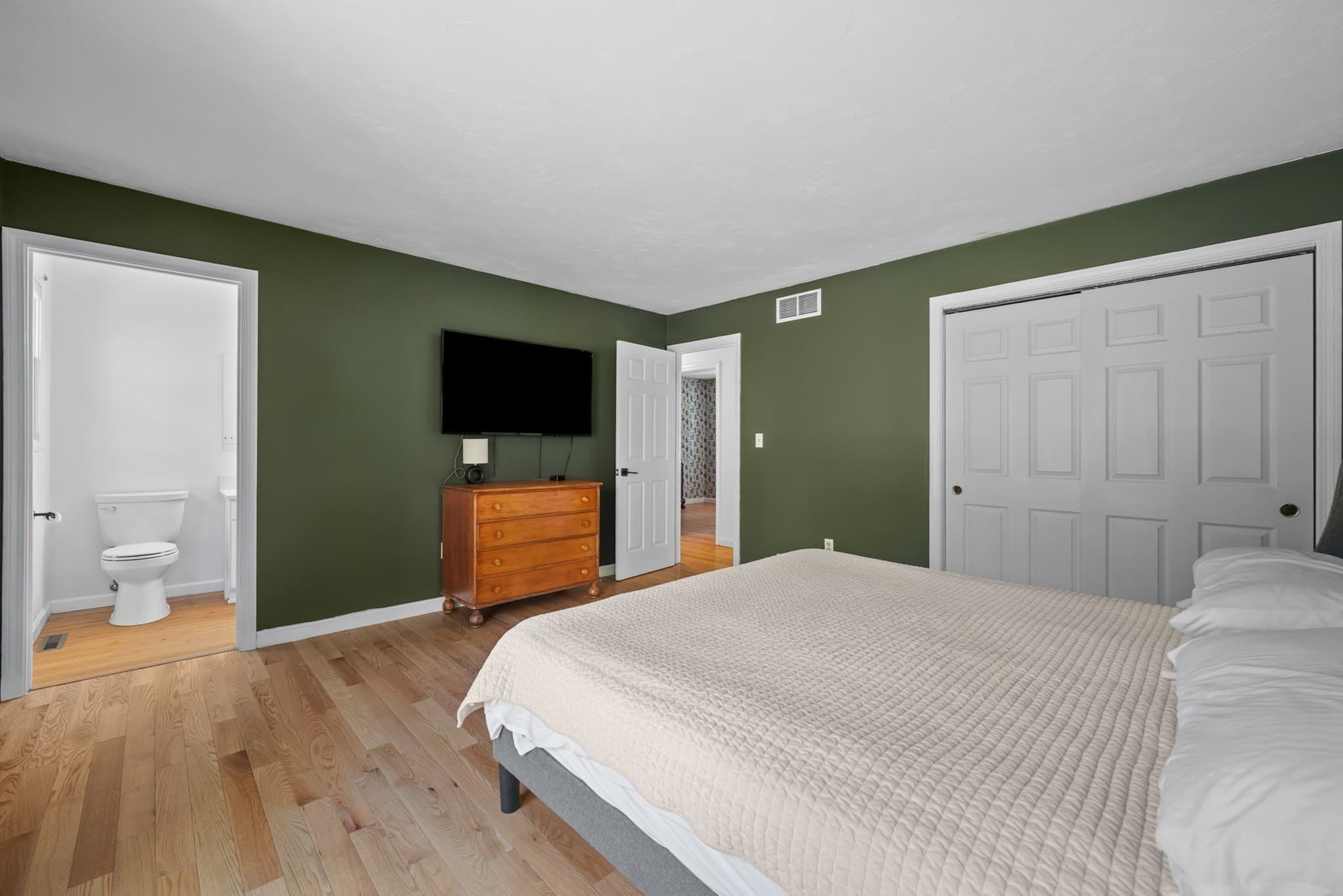 Single Family Residence at 13 Crosby Rd, Grafton MA 01519, Grafton, photo 18 of 37