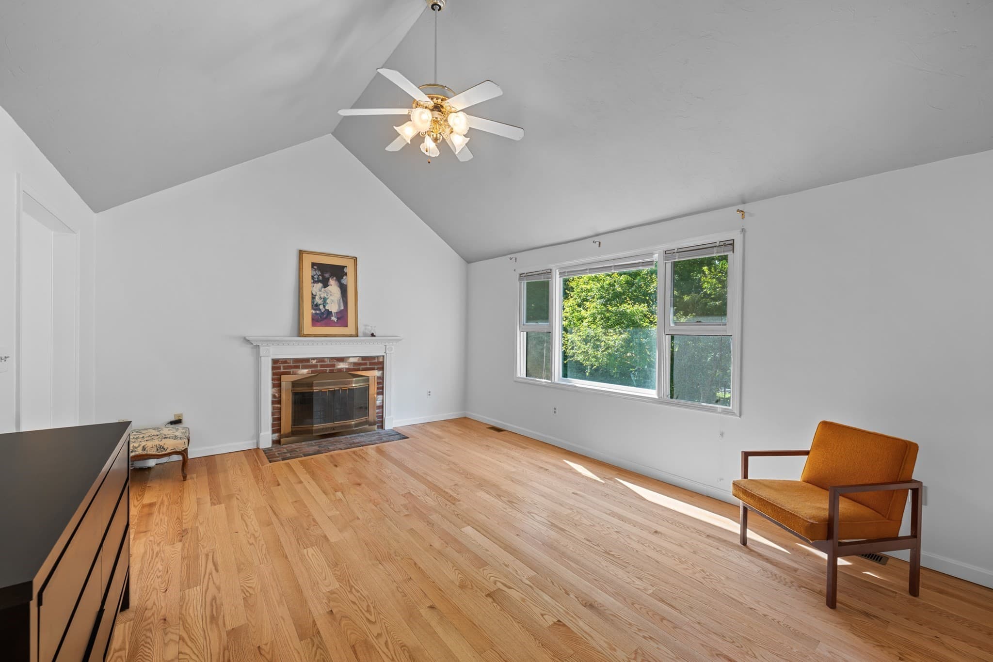 Single Family Residence at 13 Crosby Rd, Grafton MA 01519, Grafton, photo 8 of 37