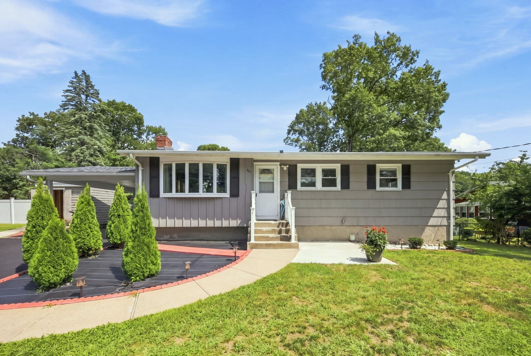 401 Turnpike St, Stoughton MA 02072