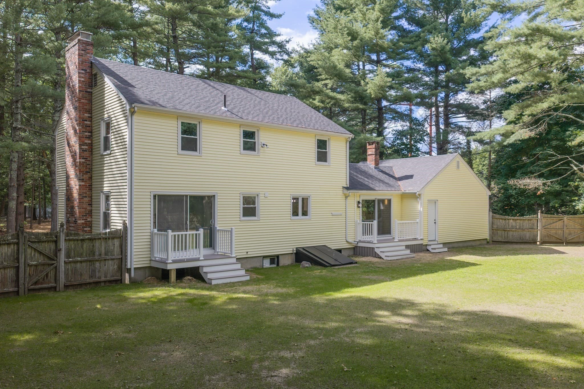 Single Family Residence at 181 Lindsey St, North Attleboro MA 02760, North Attleboro, photo 5 of 42