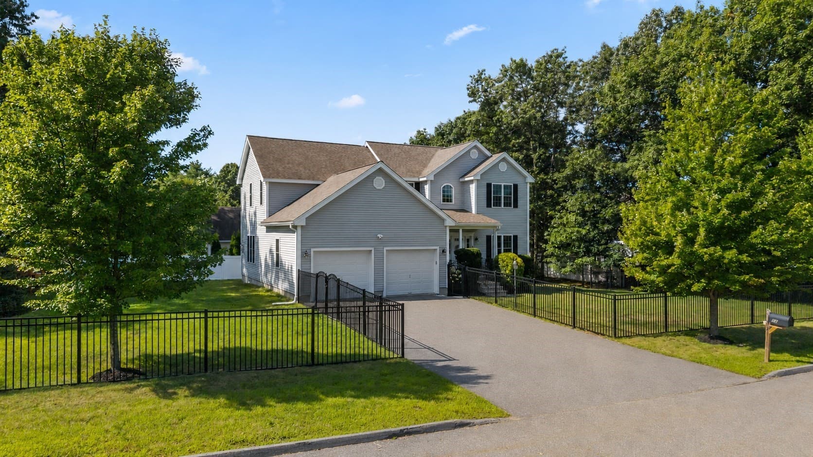 Single Family Residence at 22 W Ledge Rd, Clinton MA 01510, Clinton, photo 2 of 36