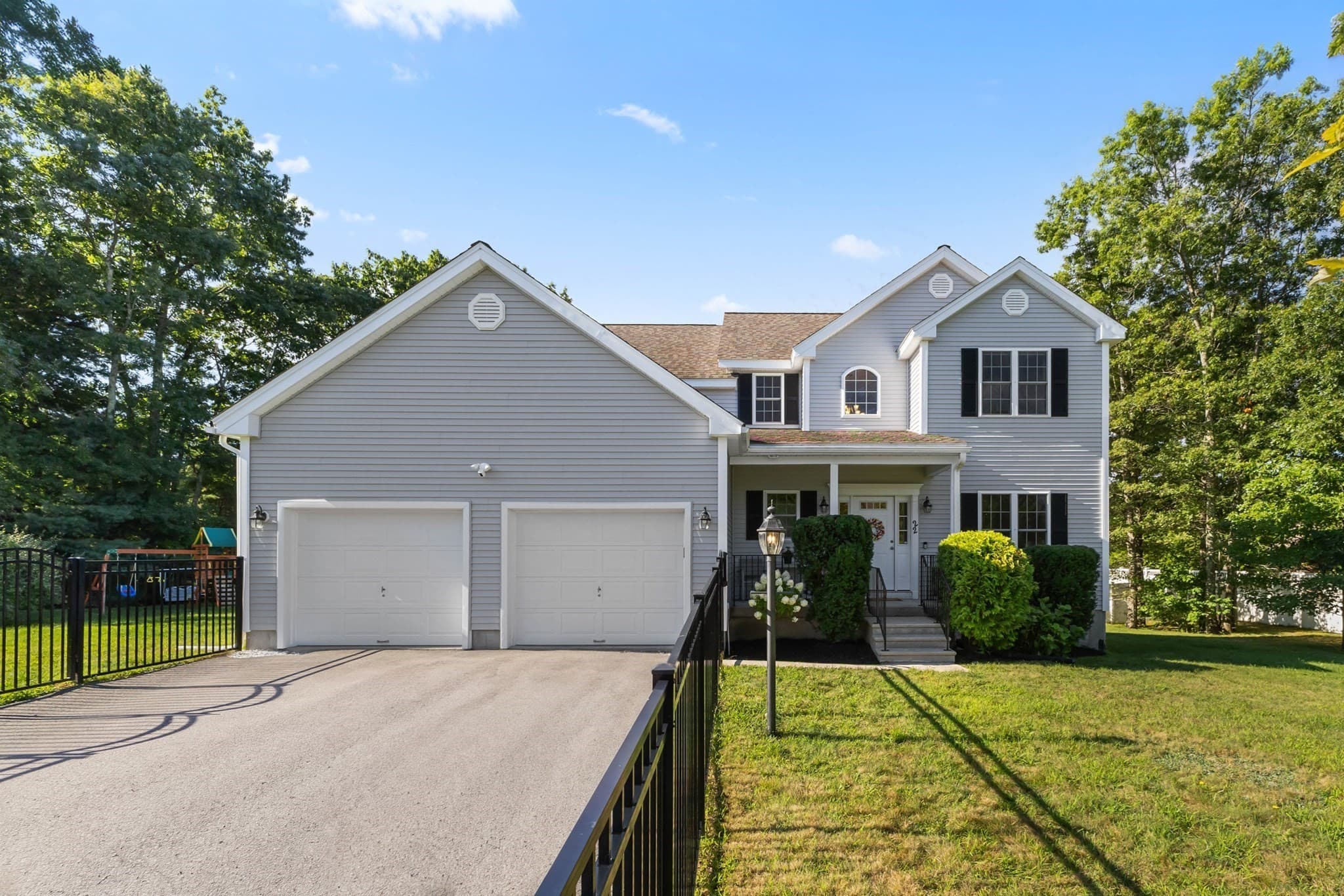 22 W Ledge Rd, Clinton MA 01510