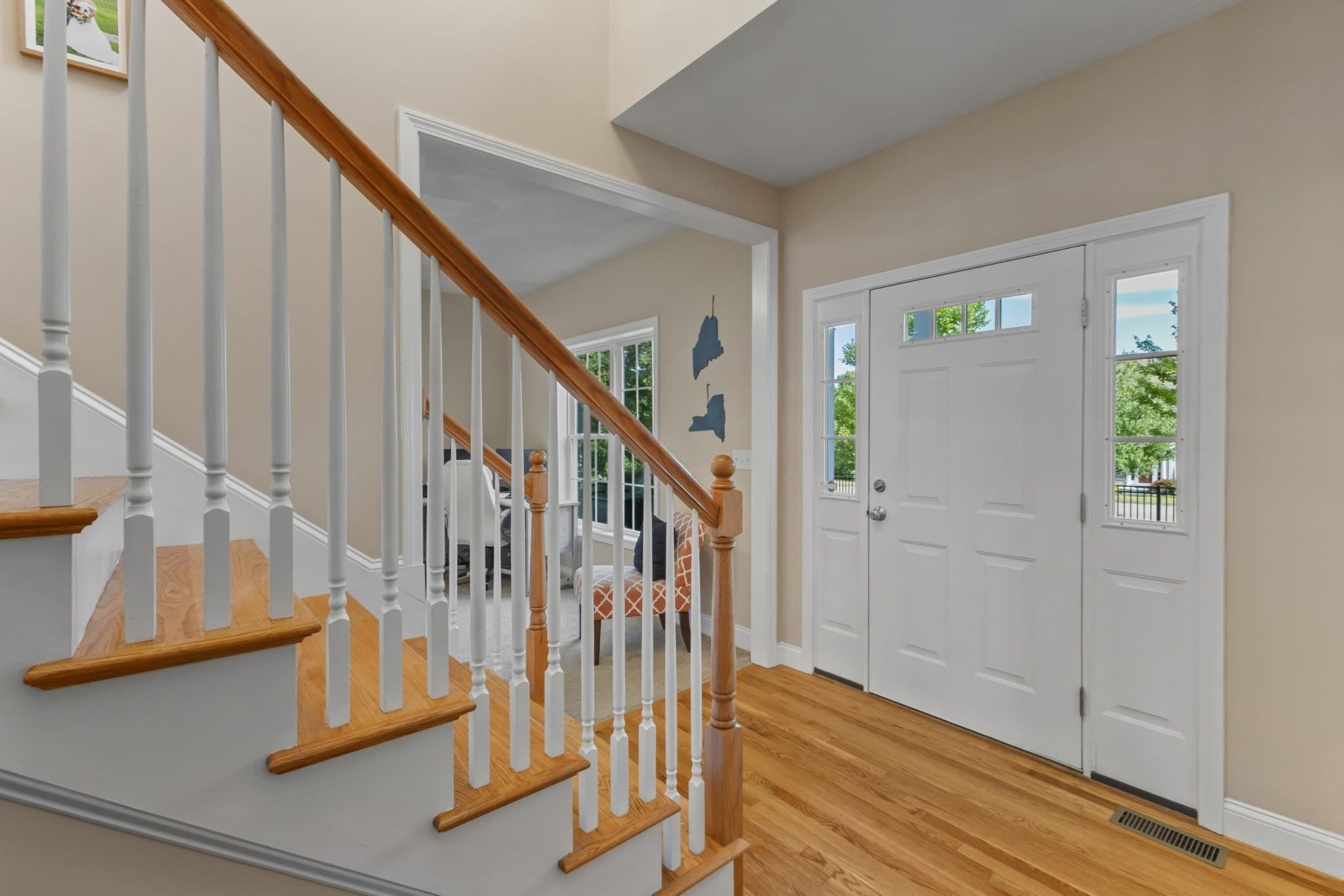 Single Family Residence at 22 W Ledge Rd, Clinton MA 01510, Clinton, photo 5 of 36