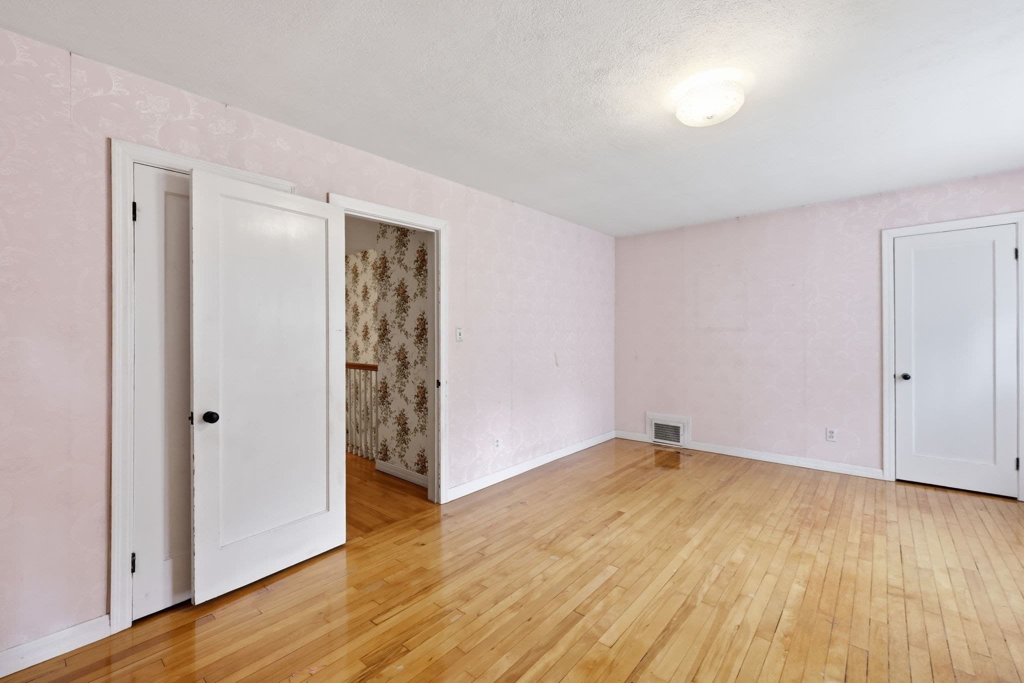 Single Family Residence at 63 Goodwin St, Springfield MA 01151, Springfield, photo 27 of 42