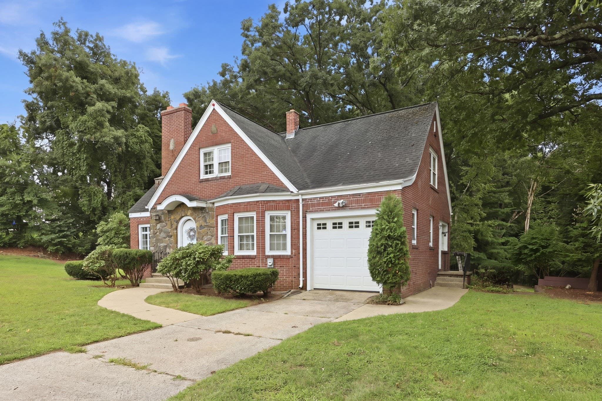 Single Family Residence at 63 Goodwin St, Springfield MA 01151, Springfield, photo 2 of 42
