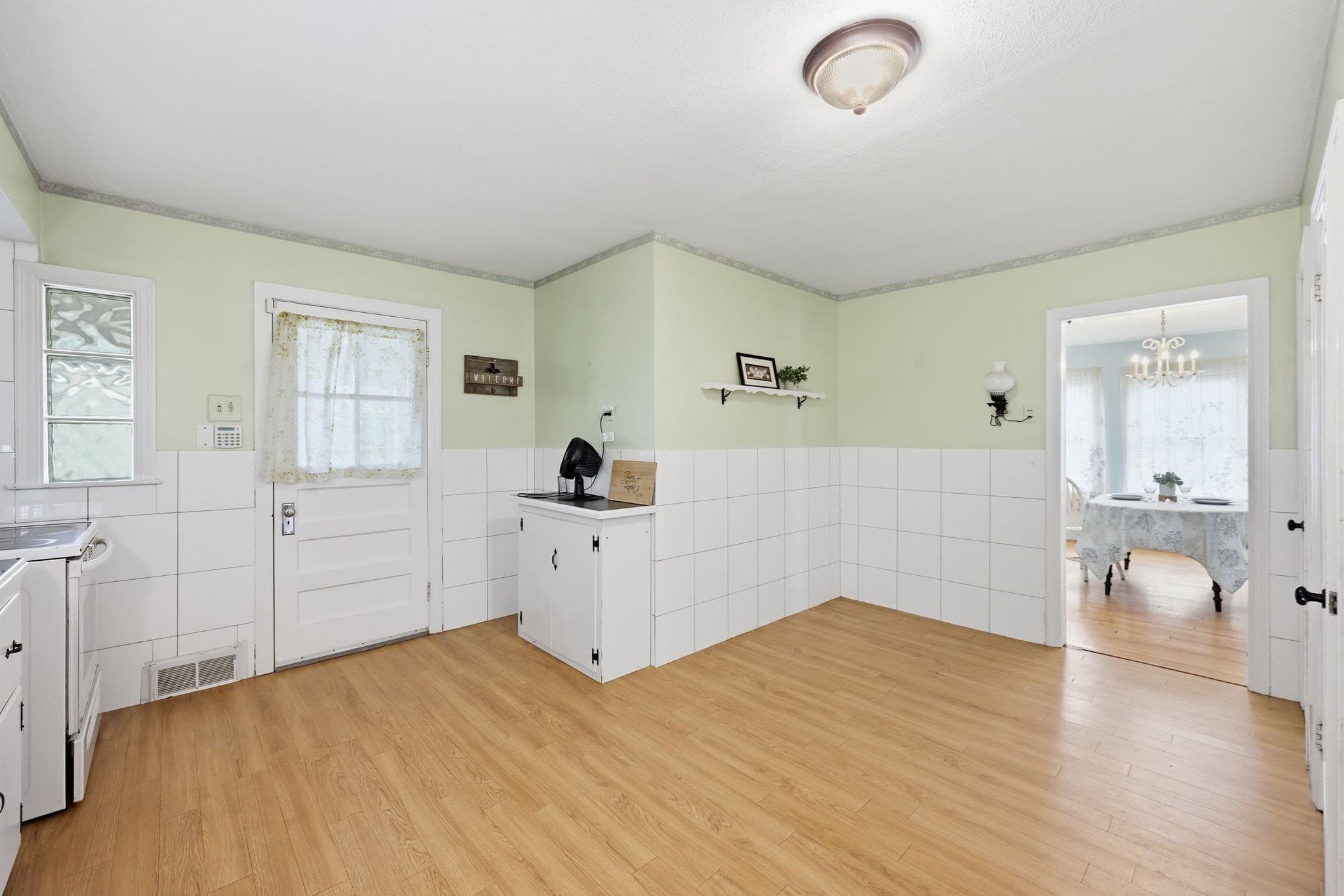Single Family Residence at 63 Goodwin St, Springfield MA 01151, Springfield, photo 6 of 42