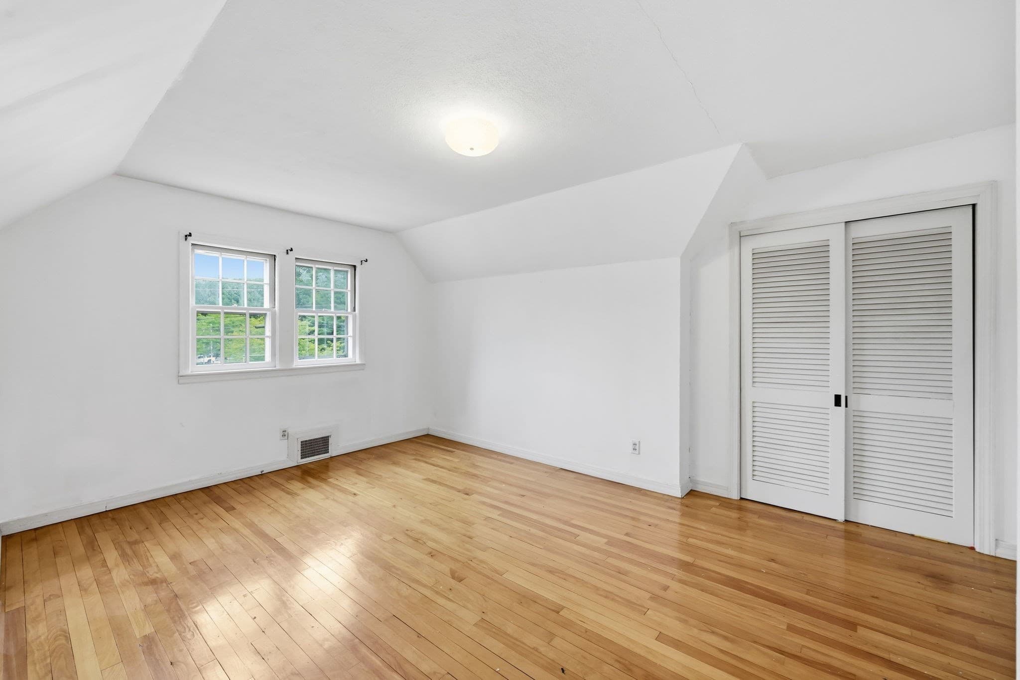 Single Family Residence at 63 Goodwin St, Springfield MA 01151, Springfield, photo 20 of 42