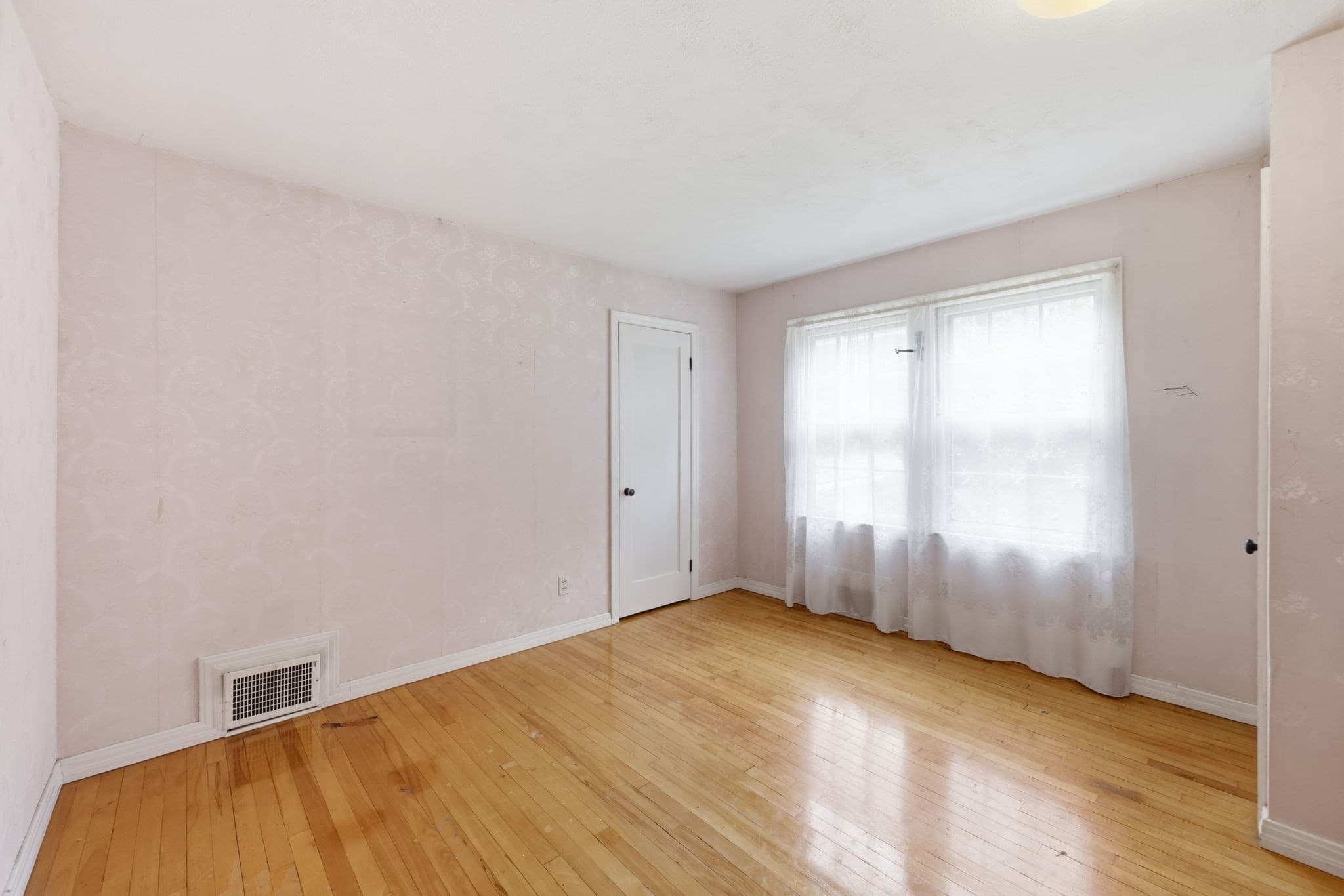 Single Family Residence at 63 Goodwin St, Springfield MA 01151, Springfield, photo 24 of 42