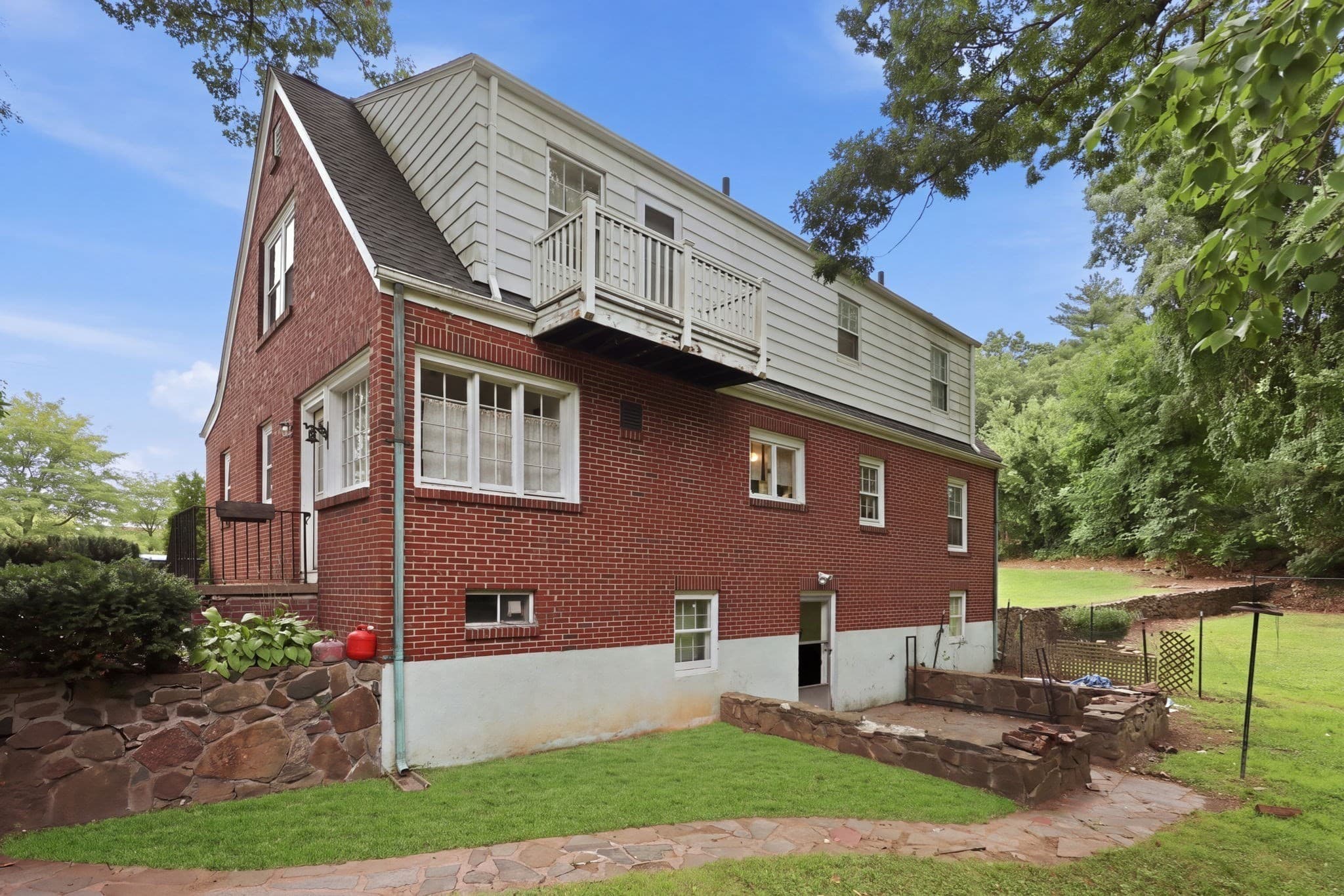 Single Family Residence at 63 Goodwin St, Springfield MA 01151, Springfield, photo 37 of 42