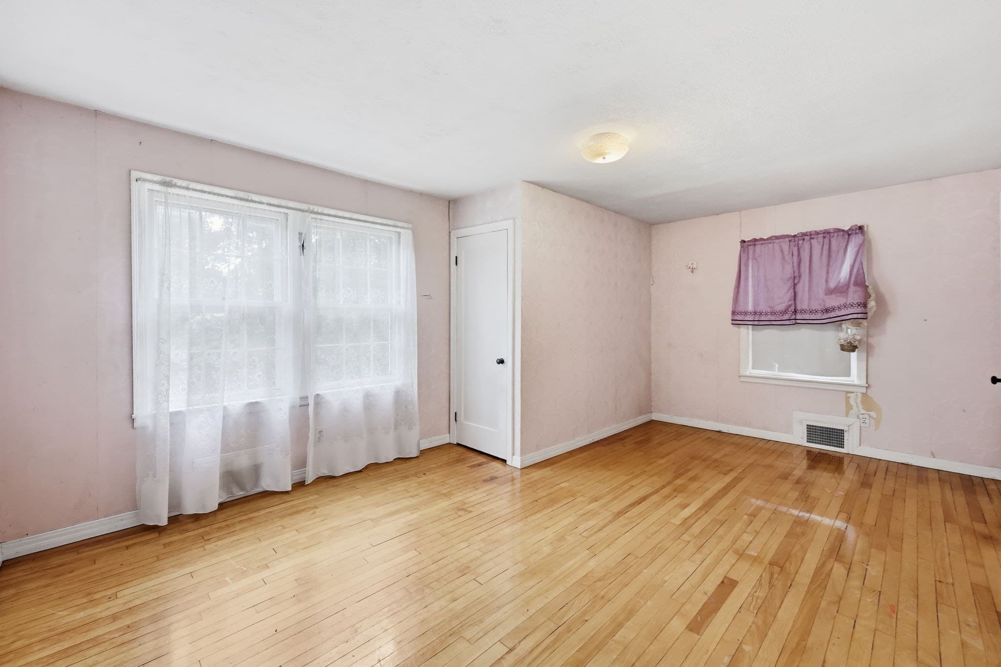 Single Family Residence at 63 Goodwin St, Springfield MA 01151, Springfield, photo 25 of 42