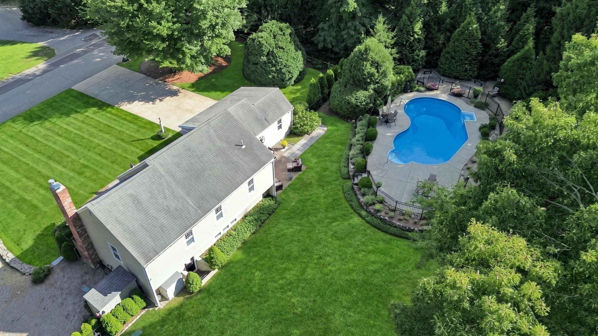 Single Family Residence at 3 Copper Beech Dr, Kingston MA 02364, Kingston, photo 2 of 37