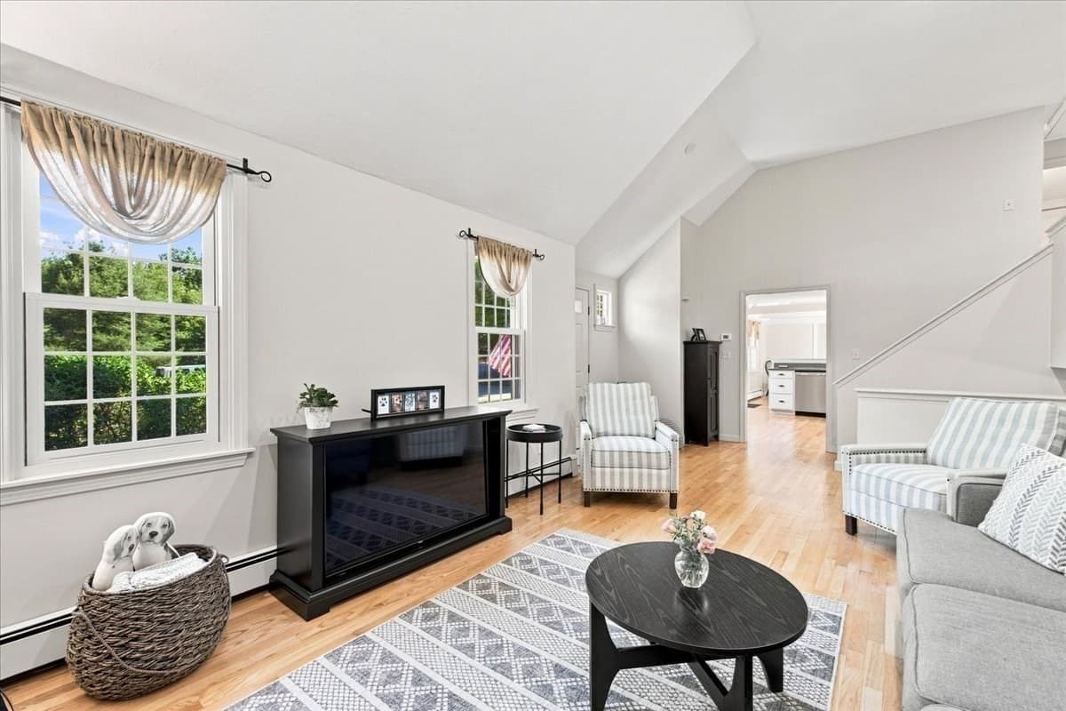 Single Family Residence at 3 Copper Beech Dr, Kingston MA 02364, Kingston, photo 13 of 37