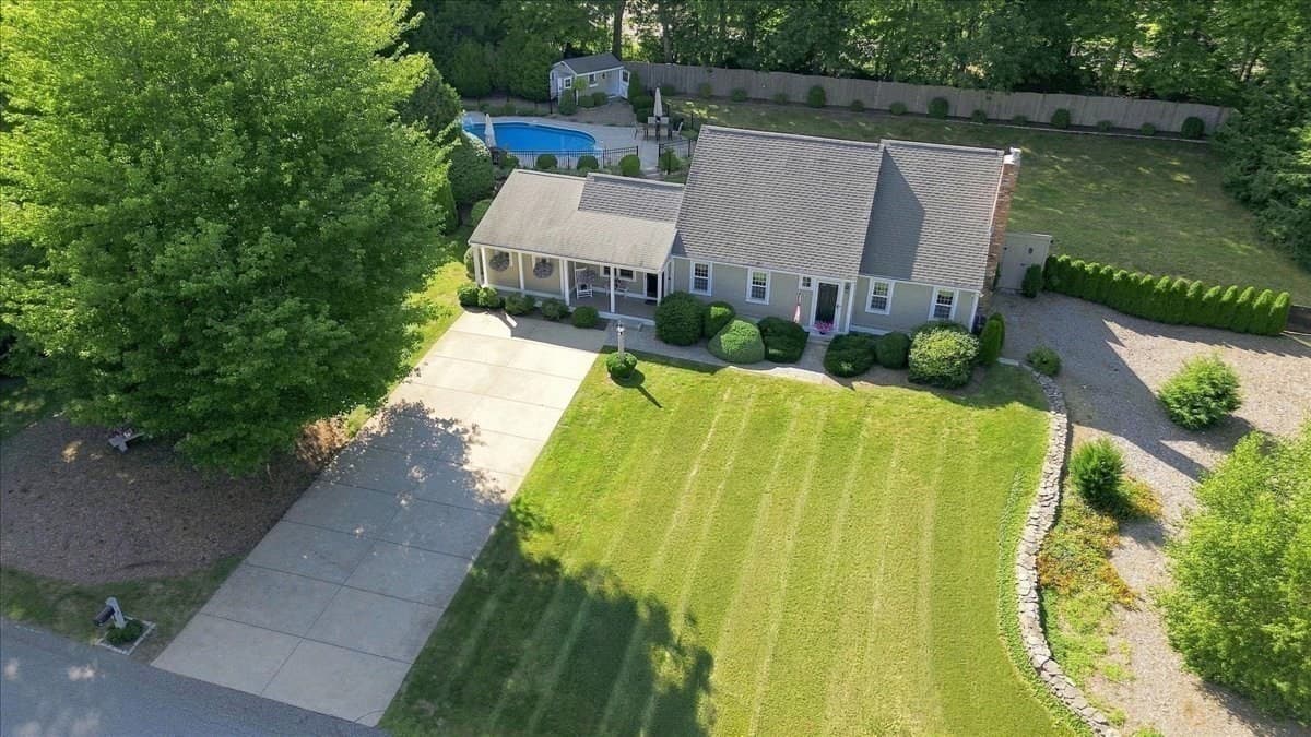 Single Family Residence at 3 Copper Beech Dr, Kingston MA 02364, Kingston, photo 5 of 37