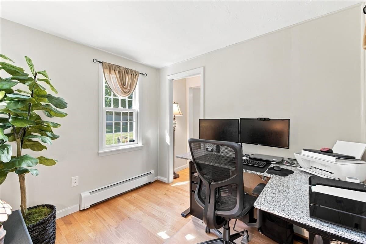 Single Family Residence at 3 Copper Beech Dr, Kingston MA 02364, Kingston, photo 19 of 37